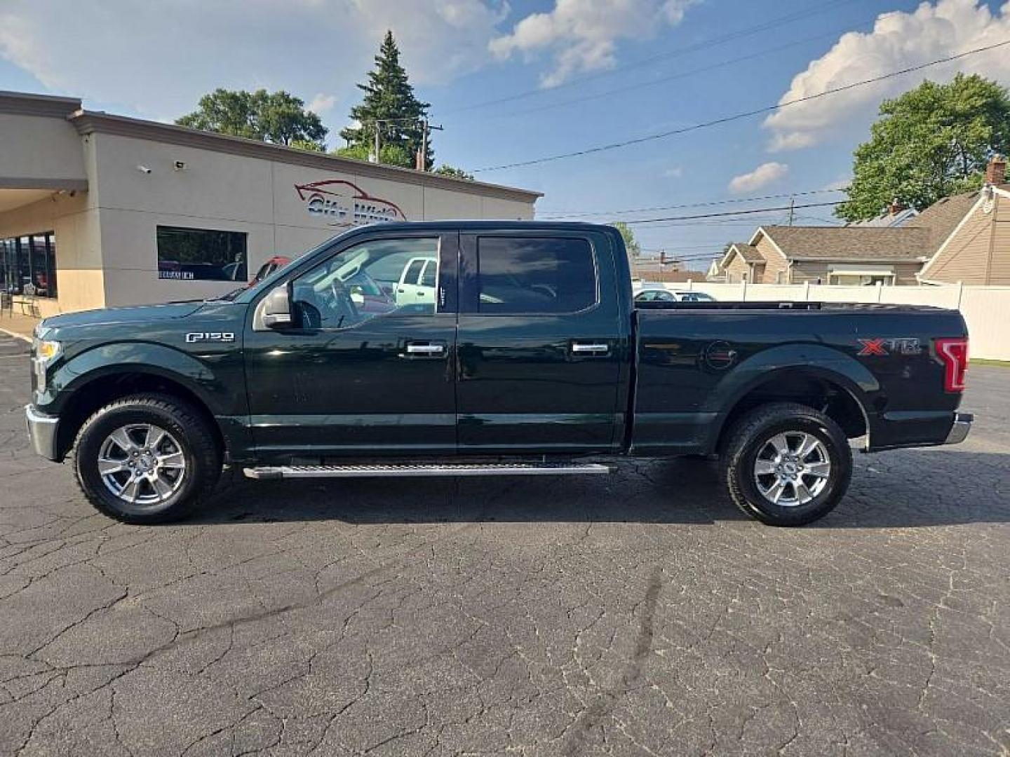 2015 GREEN /GREY Ford F-150 XL SuperCrew 6.5-ft. Bed 4WD (1FTFW1EF1FF) with an 5.0L V8 engine, 6-Speed Automatic transmission, located at 3304 Woodville Road, Northwood, OH, 43619, (419) 210-8019, 41.612694, -83.480743 - We are #1 Auto Loan Dealer for Good Bad or No Credit we have hundreds of vehicles to choose from, stop on in or just fill out our online application to get approved for auto financing and see your credit score for free by visiting our website today. We have Low Payment Options and Terms Available - Photo#1