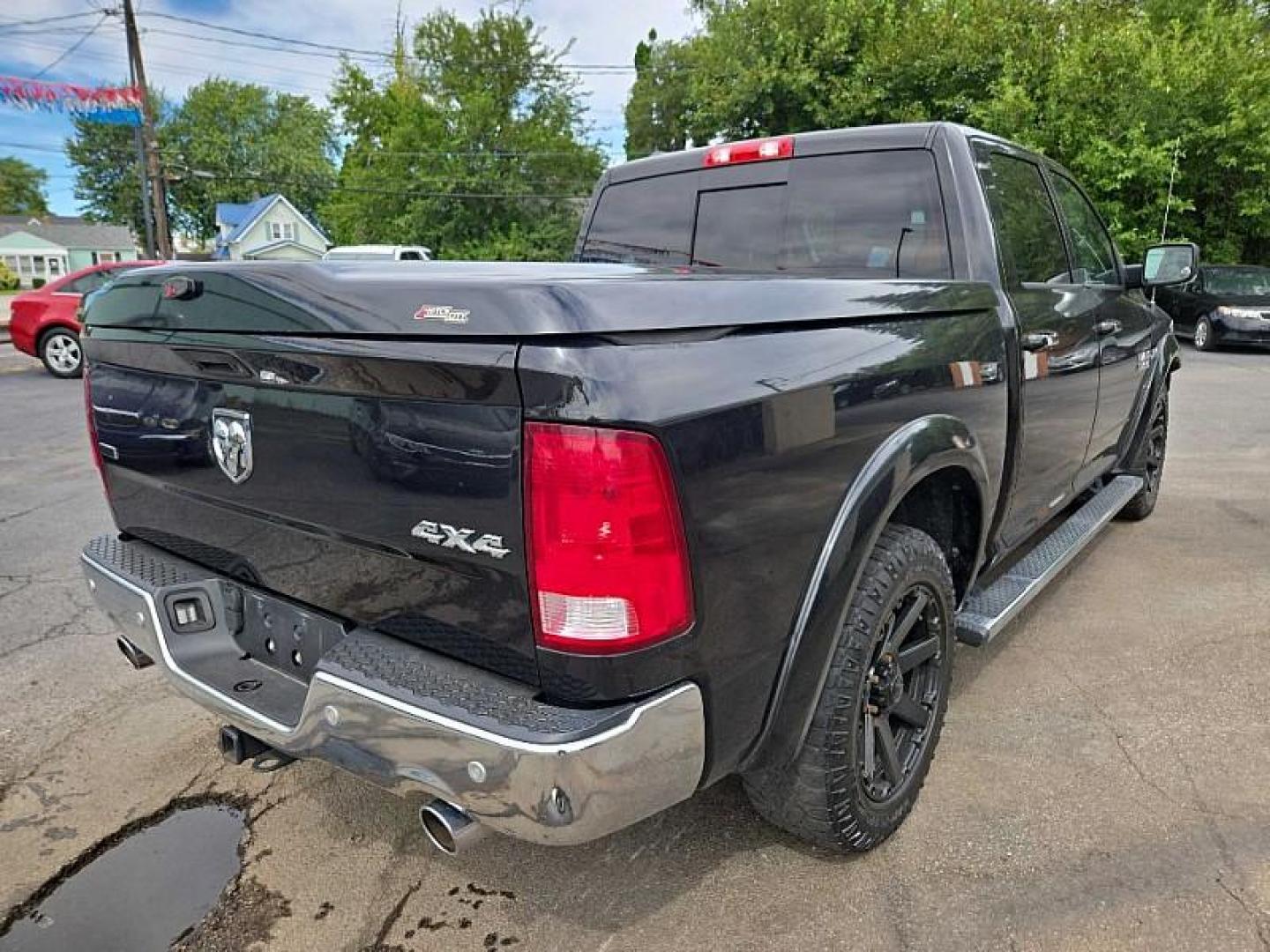 2017 GRAY /BLACK RAM 1500 SLT Crew Cab SWB 4WD (1C6RR7LT9HS) with an 5.7L V8 OHV 16V engine, 8A transmission, located at 3304 Woodville Road, Northwood, OH, 43619, (419) 210-8019, 41.612694, -83.480743 - We are #1 Auto Loan Dealer for Good Bad or No Credit we have hundreds of vehicles to choose from, stop on in or just fill out our online application to get approved for auto financing and see your credit score for free by visiting our website today. We have Low Payment Options and Terms Available - Photo#4