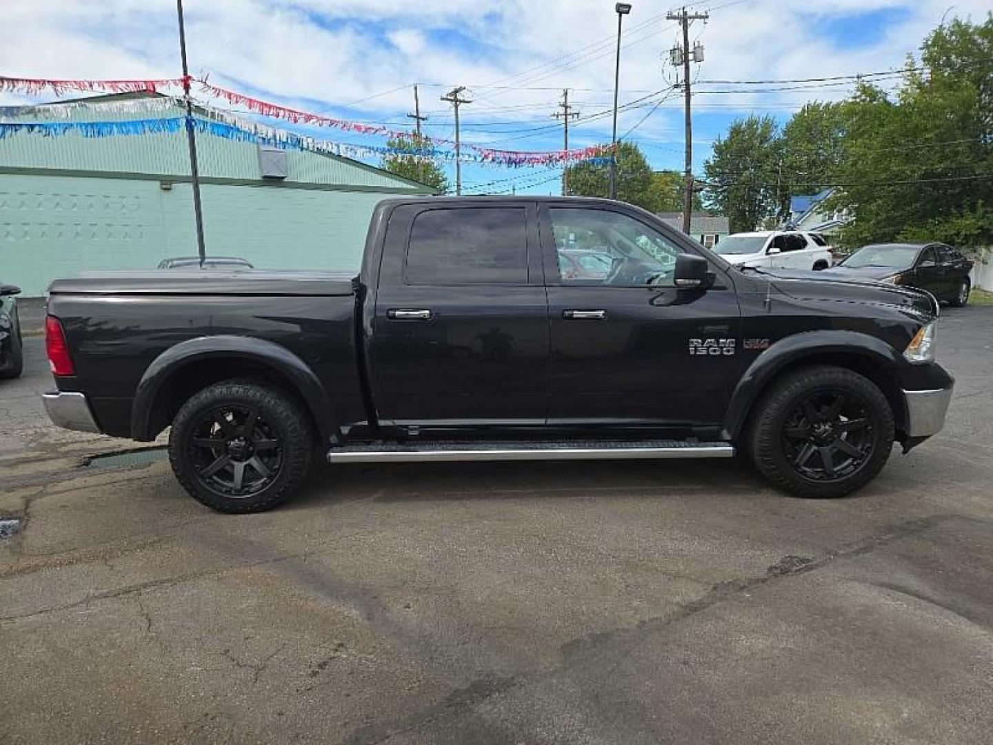 2017 GRAY /BLACK RAM 1500 SLT Crew Cab SWB 4WD (1C6RR7LT9HS) with an 5.7L V8 OHV 16V engine, 8A transmission, located at 3304 Woodville Road, Northwood, OH, 43619, (419) 210-8019, 41.612694, -83.480743 - We are #1 Auto Loan Dealer for Good Bad or No Credit we have hundreds of vehicles to choose from, stop on in or just fill out our online application to get approved for auto financing and see your credit score for free by visiting our website today. We have Low Payment Options and Terms Available - Photo#5