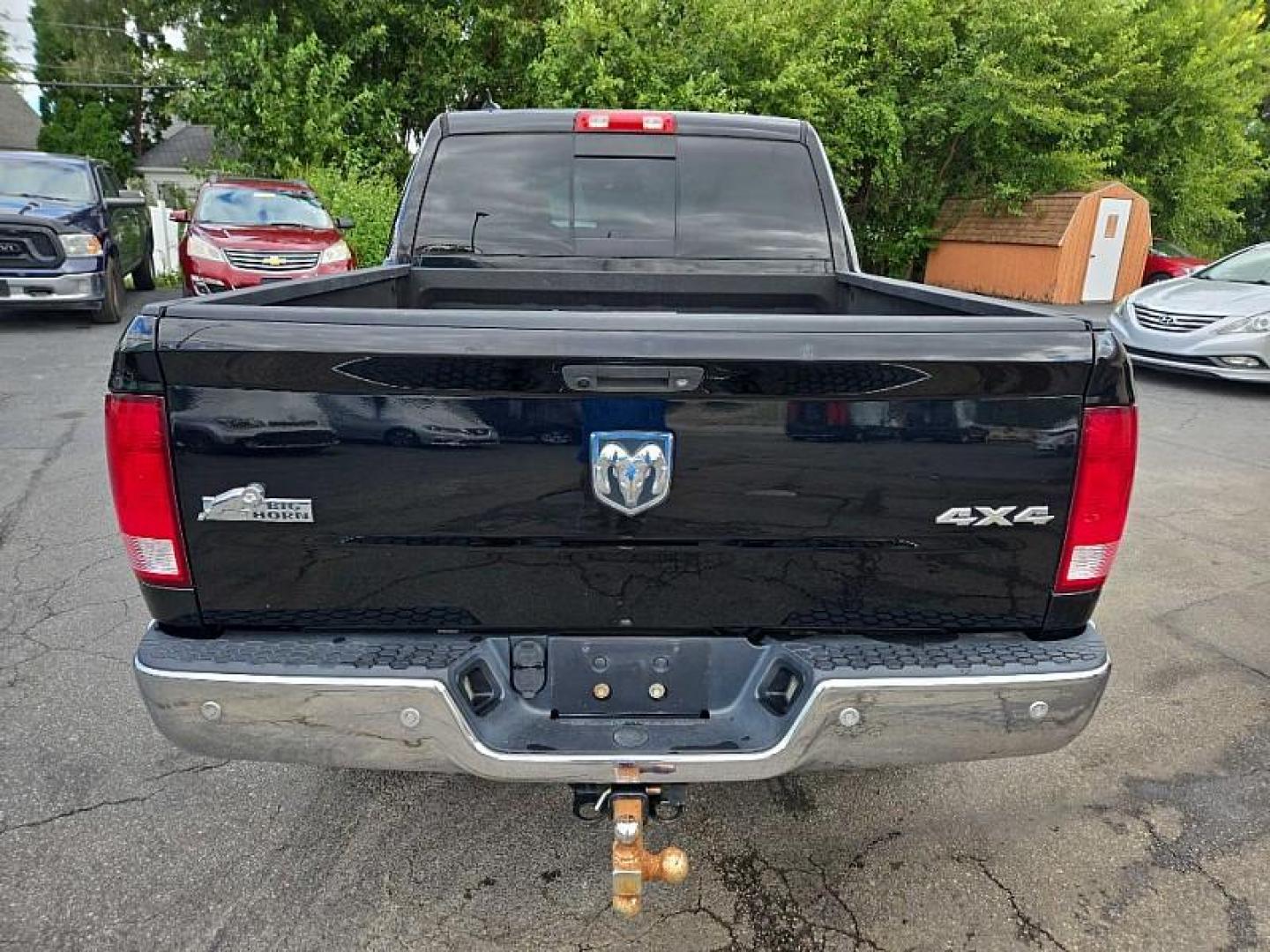 2015 BLACK /GRAY RAM 1500 SLT Crew Cab SWB 4WD (1C6RR7LG9FS) with an 3.6L V6 DOHC 24V FFV engine, 6-Speed Automatic transmission, located at 3304 Woodville Road, Northwood, OH, 43619, (419) 210-8019, 41.612694, -83.480743 - We are #1 Auto Loan Dealer for Good Bad or No Credit we have hundreds of vehicles to choose from, stop on in or just fill out our online application to get approved for auto financing and see your credit score for free by visiting our website today. We have Low Payment Options and Terms Available - Photo#3