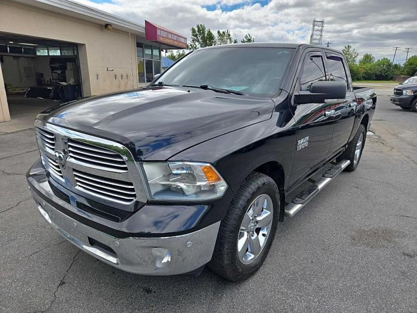 2015 BLACK /GRAY RAM 1500 SLT Crew Cab SWB 4WD (1C6RR7LG9FS) with an 3.6L V6 DOHC 24V FFV engine, 6-Speed Automatic transmission, located at 3304 Woodville Road, Northwood, OH, 43619, (419) 210-8019, 41.612694, -83.480743 - We are #1 Auto Loan Dealer for Good Bad or No Credit we have hundreds of vehicles to choose from, stop on in or just fill out our online application to get approved for auto financing and see your credit score for free by visiting our website today. We have Low Payment Options and Terms Available - Photo#0