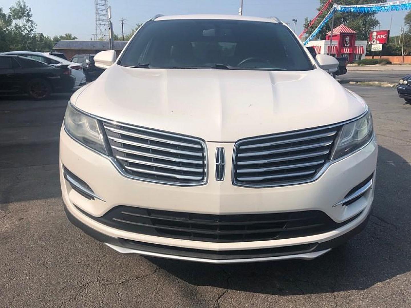 2016 WHITE /BLACK Lincoln MKC Premiere FWD (5LMCJ1C95GU) with an 2.0L L4 DOHC 16V engine, 6-Speed Automatic transmission, located at 3304 Woodville Road, Northwood, OH, 43619, (419) 210-8019, 41.612694, -83.480743 - We are #1 Auto Loan Dealer for Good Bad or No Credit we have hundreds of vehicles to choose from, stop on in or just fill out our online application to get approved for auto financing and see your credit score for free by visiting our website today. We have Low Payment Options and Terms Available - Photo#7