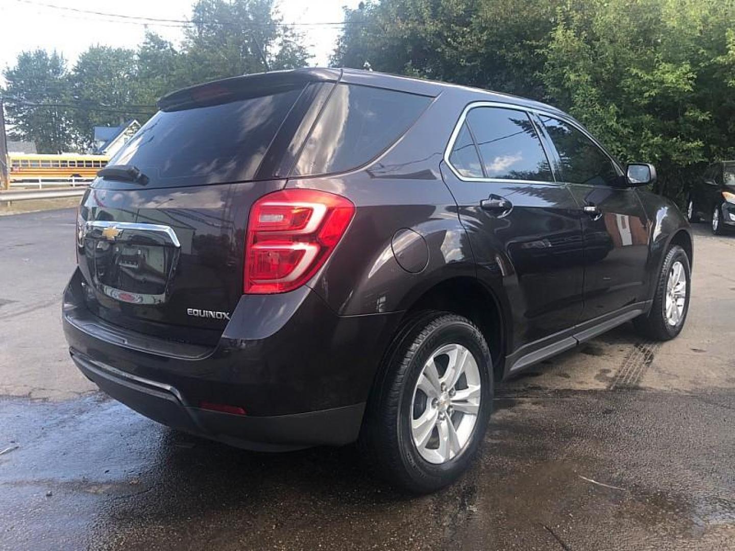 2016 GRAY /BLACK Chevrolet Equinox LS AWD (2GNFLEEK2G6) with an 2.4L L4 DOHC 16V FFV engine, 6A transmission, located at 3304 Woodville Road, Northwood, OH, 43619, (419) 210-8019, 41.612694, -83.480743 - We are #1 Auto Loan Dealer for Good Bad or No Credit we have hundreds of vehicles to choose from, stop on in or just fill out our online application to get approved for auto financing and see your credit score for free by visiting our website today. We have Low Payment Options and Terms Available - Photo#4