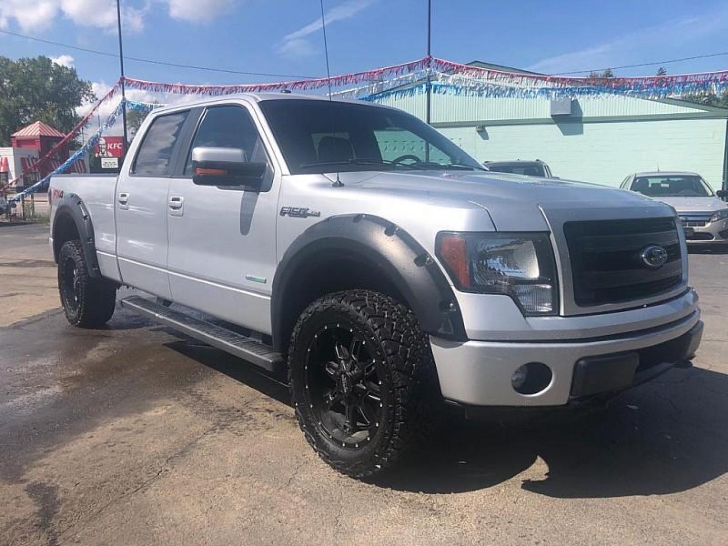 2013 SILVER /BLACK Ford F-150 XLT SuperCrew 6.5-ft. Bed 4WD (1FTFW1ET9DK) with an 3.5L V6 TURBO engine, 6-Speed Automatic transmission, located at 3304 Woodville Road, Northwood, OH, 43619, (419) 210-8019, 41.612694, -83.480743 - We are #1 Auto Loan Dealer for Good Bad or No Credit we have hundreds of vehicles to choose from, stop on in or just fill out our online application to get approved for auto financing and see your credit score for free by visiting our website today. We have Low Payment Options and Terms Available - Photo#6