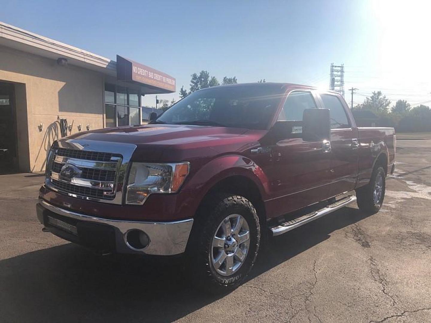 2013 MAROON /GREY Ford F-150 XLT SuperCrew 6.5-ft. Bed 4WD (1FTFW1EF5DF) with an 5.0L V8 engine, 6-Speed Automatic transmission, located at 3304 Woodville Road, Northwood, OH, 43619, (419) 210-8019, 41.612694, -83.480743 - We are #1 Auto Loan Dealer for Good Bad or No Credit we have hundreds of vehicles to choose from, stop on in or just fill out our online application to get approved for auto financing and see your credit score for free by visiting our website today. We have Low Payment Options and Terms Available - Photo#0