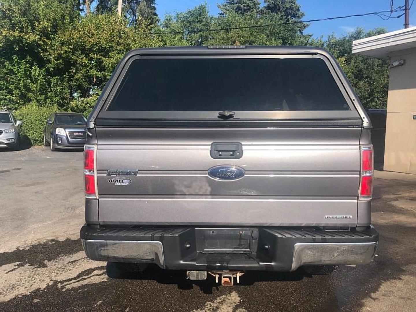 2014 GRAY /GREY Ford F-150 XL SuperCrew 5.5-ft. Bed 4WD (1FTFW1EF0EK) with an 5.0L V8 engine, 6-Speed Automatic transmission, located at 3304 Woodville Road, Northwood, OH, 43619, (419) 210-8019, 41.612694, -83.480743 - We are #1 Auto Loan Dealer for Good Bad or No Credit we have hundreds of vehicles to choose from, stop on in or just fill out our online application to get approved for auto financing and see your credit score for free by visiting our website today. We have Low Payment Options and Terms Available - Photo#3