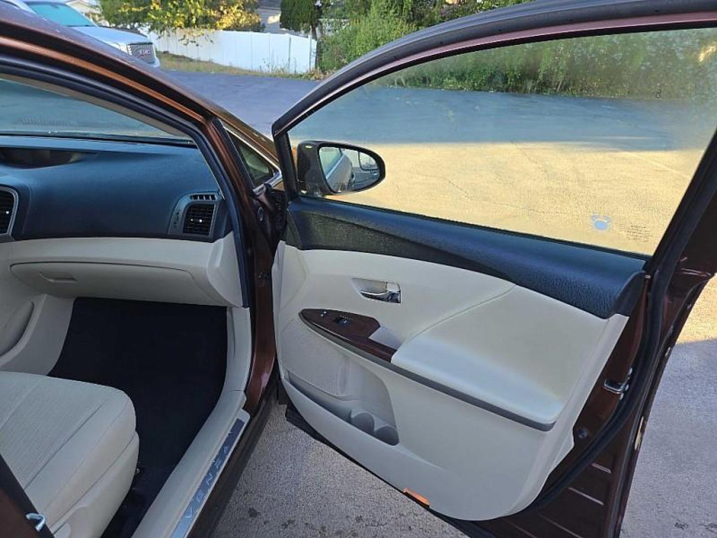 2014 BROWN /TAN Toyota Venza LE I4 FWD (4T3ZA3BB0EU) with an 2.7L L4 DOHC 16V engine, 6-Speed Automatic transmission, located at 3304 Woodville Road, Northwood, OH, 43619, (419) 210-8019, 41.612694, -83.480743 - We are #1 Auto Loan Dealer for Good Bad or No Credit we have hundreds of vehicles to choose from, stop on in or just fill out our online application to get approved for auto financing and see your credit score for free by visiting our website today. We have Low Payment Options and Terms Available - Photo#15