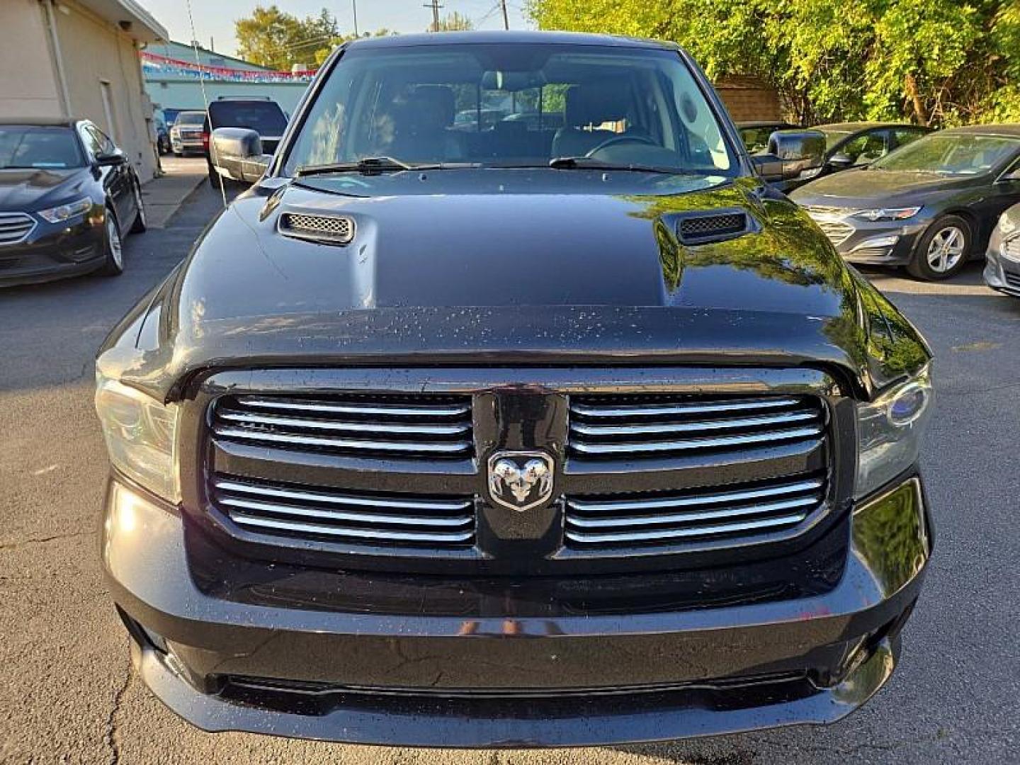 2016 BLACK /BLACK RAM 1500 Sport Crew Cab LWB 4WD (1C6RR7UT8GS) with an 5.7L V8 OHV 16V engine, 6A transmission, located at 3304 Woodville Road, Northwood, OH, 43619, (419) 210-8019, 41.612694, -83.480743 - We are #1 Auto Loan Dealer for Good Bad or No Credit we have hundreds of vehicles to choose from, stop on in or just fill out our online application to get approved for auto financing and see your credit score for free by visiting our website today. We have Low Payment Options and Terms Available - Photo#7