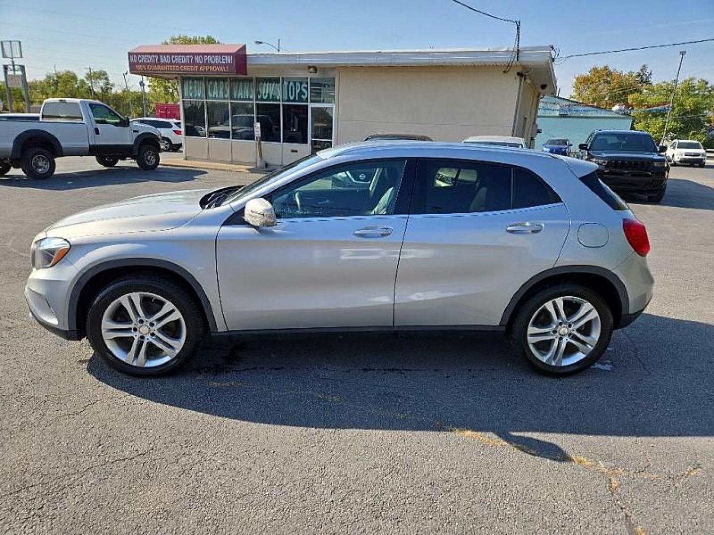 2016 SILVER /BLACK Mercedes-Benz GLA-Class GLA250 (WDCTG4EB2GJ) with an 2.0L L4 DOHC 16V TURBO engine, 7A transmission, located at 3304 Woodville Road, Northwood, OH, 43619, (419) 210-8019, 41.612694, -83.480743 - We are #1 Auto Loan Dealer for Good Bad or No Credit we have hundreds of vehicles to choose from, stop on in or just fill out our online application to get approved for auto financing and see your credit score for free by visiting our website today. We have Low Payment Options and Terms Available - Photo#1