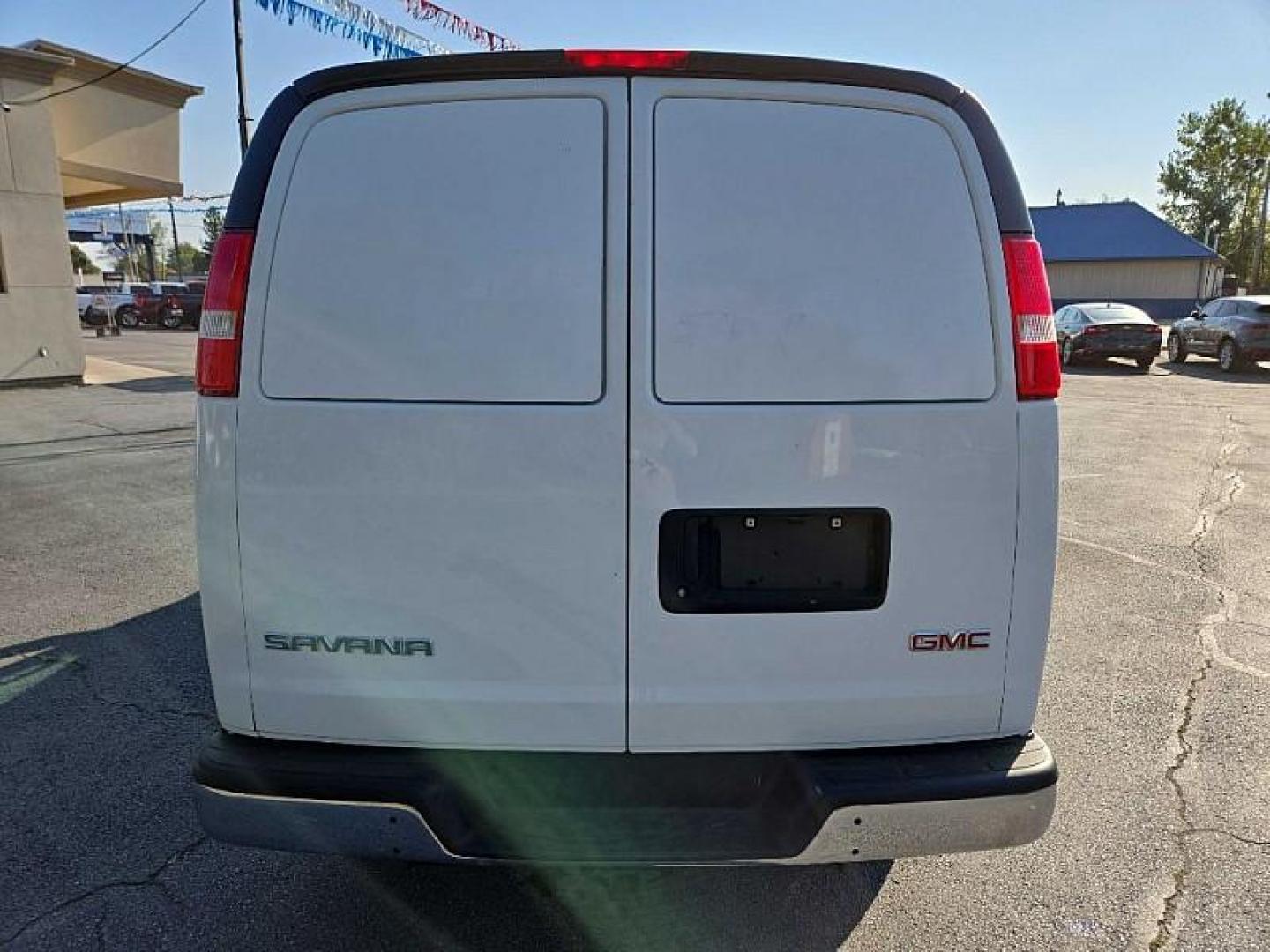 2017 WHITE /GREY GMC Savana G2500 Cargo (1GTW7AFF7H1) with an 4.8L V8 FFV engine, 6A transmission, located at 3304 Woodville Road, Northwood, OH, 43619, (419) 210-8019, 41.612694, -83.480743 - We are #1 Auto Loan Dealer for Good Bad or No Credit we have hundreds of vehicles to choose from, stop on in or just fill out our online application to get approved for auto financing and see your credit score for free by visiting our website today. We have Low Payment Options and Terms Available - Photo#3