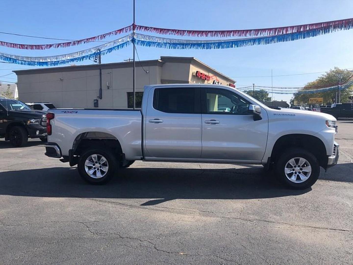 2019 SILVER /BLACK Chevrolet Silverado 1500 LT Crew Cab 4WD (1GCPYDEK1KZ) with an 2.7L L4 DOHC 16V TURBO engine, 6A transmission, located at 3304 Woodville Road, Northwood, OH, 43619, (419) 210-8019, 41.612694, -83.480743 - We are #1 Auto Loan Dealer for Good Bad or No Credit we have hundreds of vehicles to choose from, stop on in or just fill out our online application to get approved for auto financing and see your credit score for free by visiting our website today. We have Low Payment Options and Terms Available - Photo#5