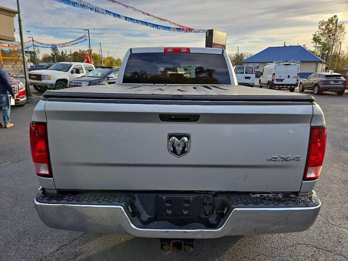 2013 SILVER /GREY RAM 2500 Tradesman Crew Cab SWB 4WD (3C6TR5CT4DG) with an 5.7L V8 OHV 16V engine, 6-Speed Automatic transmission, located at 3304 Woodville Road, Northwood, OH, 43619, (419) 210-8019, 41.612694, -83.480743 - Your #1 Destination for Auto Loans and mdash;No Matter Your Credit!At our dealership, we cater to everyone and mdash;whether you have good, bad, or no credit. With hundreds of vehicles to choose from, you can easily find the perfect car, truck, or SUV that fits your needs.Get Approved Today!Visit ou - Photo#3