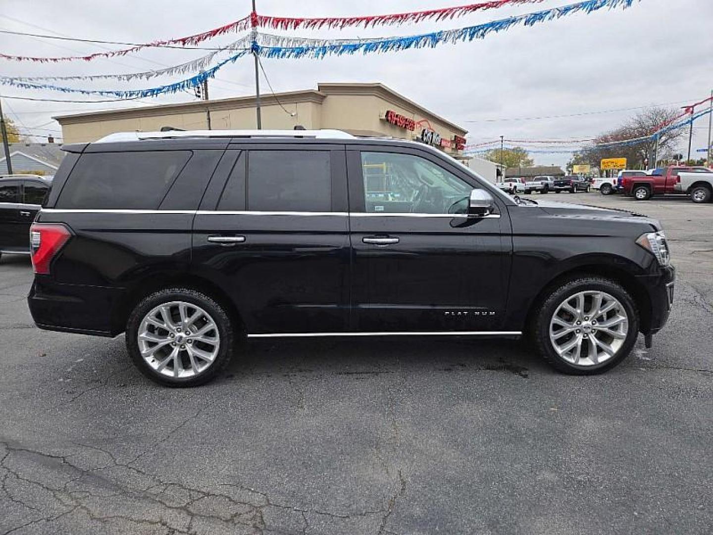 2019 BLACK /BLACK Ford Expedition Platinum 4WD (1FMJU1MT6KE) with an 3.5L V6 DOHC 24V FFV engine, 6A transmission, located at 3304 Woodville Road, Northwood, OH, 43619, (419) 210-8019, 41.612694, -83.480743 - Your #1 Destination for Auto Loans and mdash;No Matter Your Credit!At our dealership, we cater to everyone and mdash;whether you have good, bad, or no credit. With hundreds of vehicles to choose from, you can easily find the perfect car, truck, or SUV that fits your needs.Get Approved Today!Visit ou - Photo#5