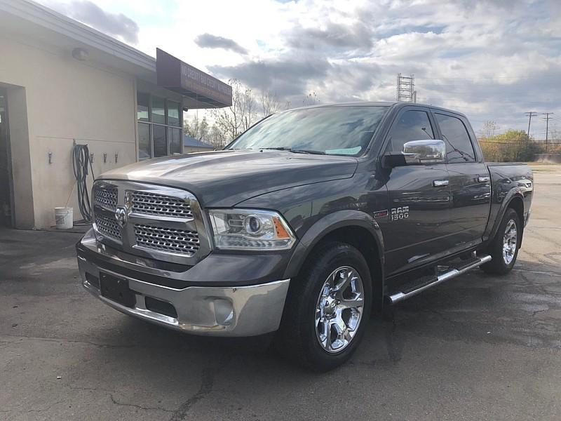 photo of 2017 RAM 1500 Laramie Crew Cab SWB 4WD