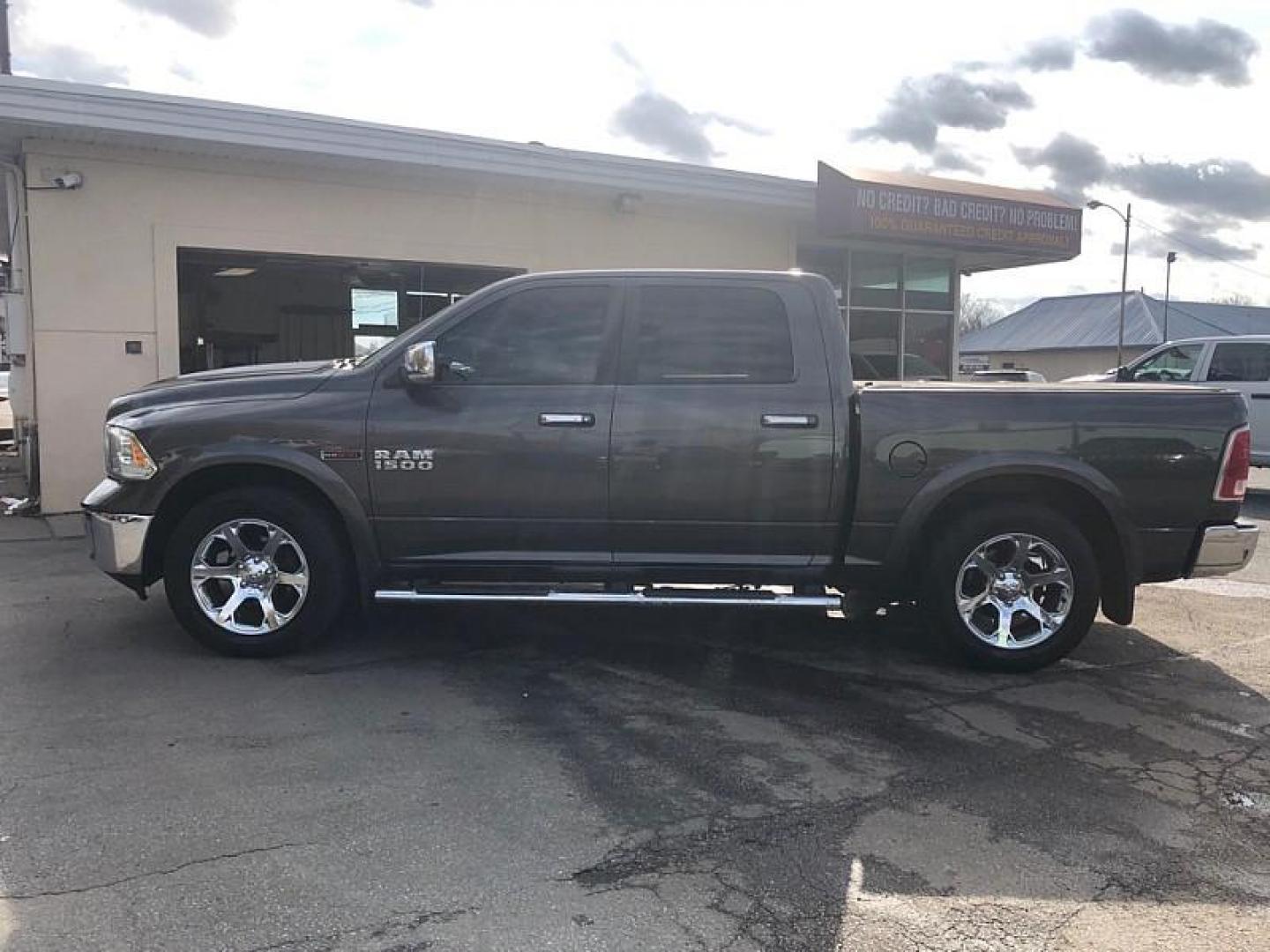 2017 GRAY /BLACK RAM 1500 Laramie Crew Cab SWB 4WD (1C6RR7NM2HS) with an 3.0L V6 DIESEL engine, 8A transmission, located at 3304 Woodville Road, Northwood, OH, 43619, (419) 210-8019, 41.612694, -83.480743 - Your #1 Destination for Auto Loans and mdash;No Matter Your Credit!At our dealership, we cater to everyone and mdash;whether you have good, bad, or no credit. With hundreds of vehicles to choose from, you can easily find the perfect car, truck, or SUV that fits your needs.Get Approved Today!Visit ou - Photo#1