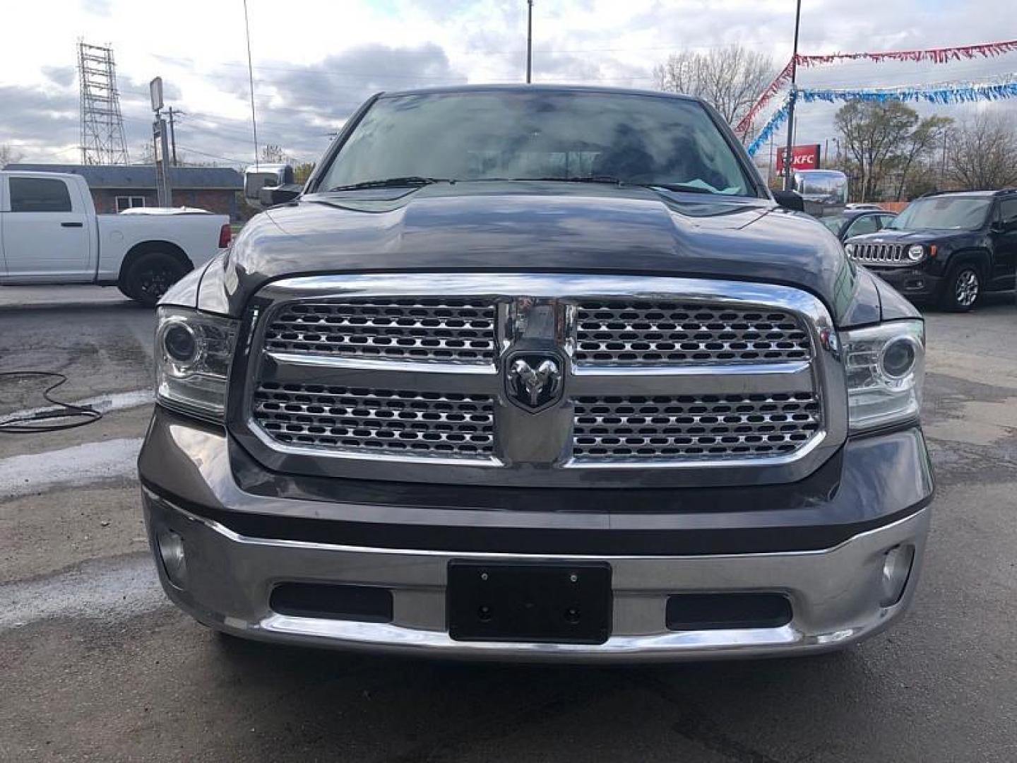 2017 GRAY /BLACK RAM 1500 Laramie Crew Cab SWB 4WD (1C6RR7NM2HS) with an 3.0L V6 DIESEL engine, 8A transmission, located at 3304 Woodville Road, Northwood, OH, 43619, (419) 210-8019, 41.612694, -83.480743 - Your #1 Destination for Auto Loans and mdash;No Matter Your Credit!At our dealership, we cater to everyone and mdash;whether you have good, bad, or no credit. With hundreds of vehicles to choose from, you can easily find the perfect car, truck, or SUV that fits your needs.Get Approved Today!Visit ou - Photo#7