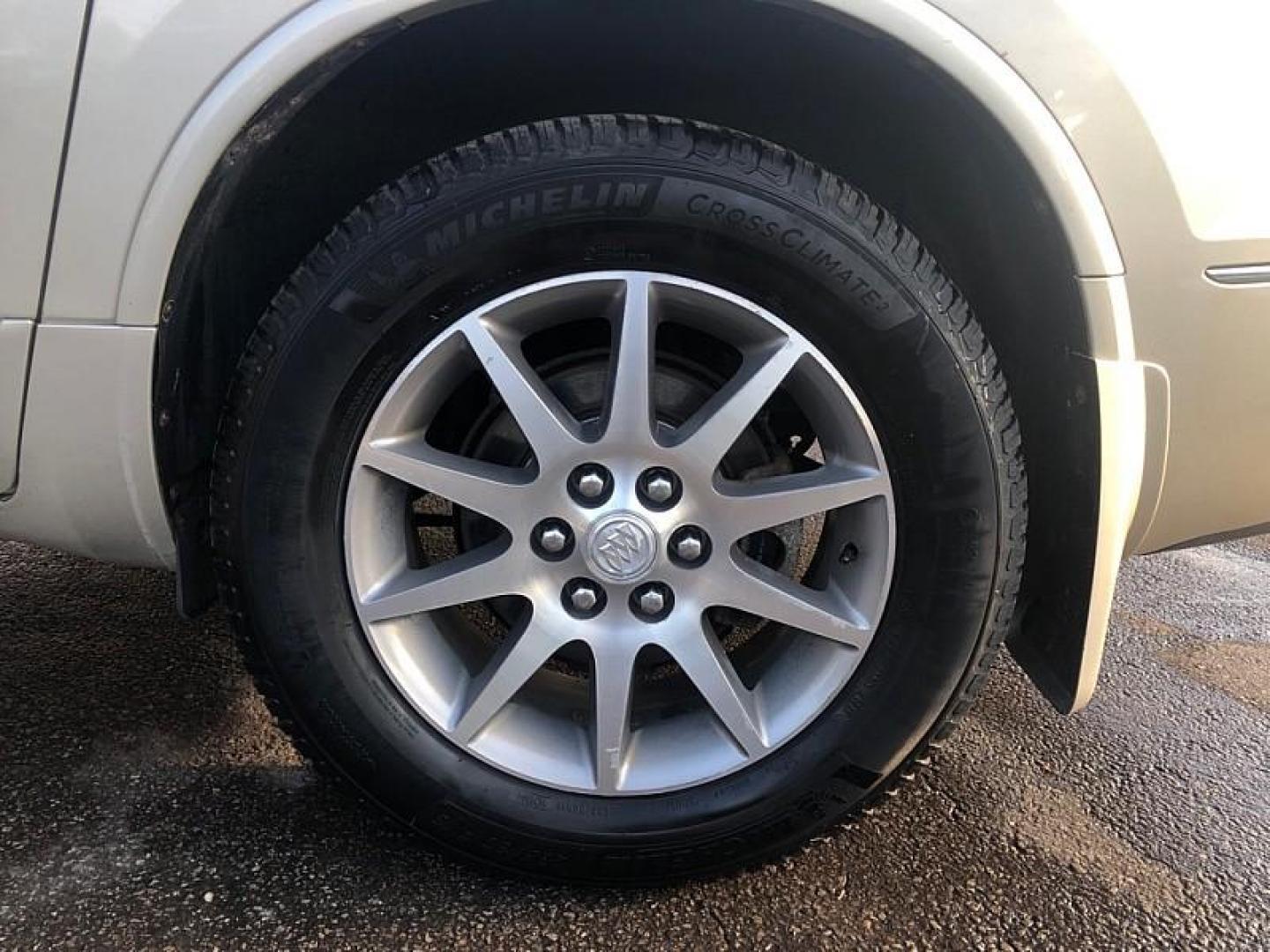 2015 TAN /BLACK Buick Enclave Leather AWD (5GAKVBKD5FJ) with an 3.6L V6 DOHC 24V engine, 6-Speed Automatic Overdrive transmission, located at 3304 Woodville Road, Northwood, OH, 43619, (419) 210-8019, 41.612694, -83.480743 - Your #1 Destination for Auto Loans and mdash;No Matter Your Credit!At our dealership, we cater to everyone and mdash;whether you have good, bad, or no credit. With hundreds of vehicles to choose from, you can easily find the perfect car, truck, or SUV that fits your needs.Get Approved Today!Visit ou - Photo#23