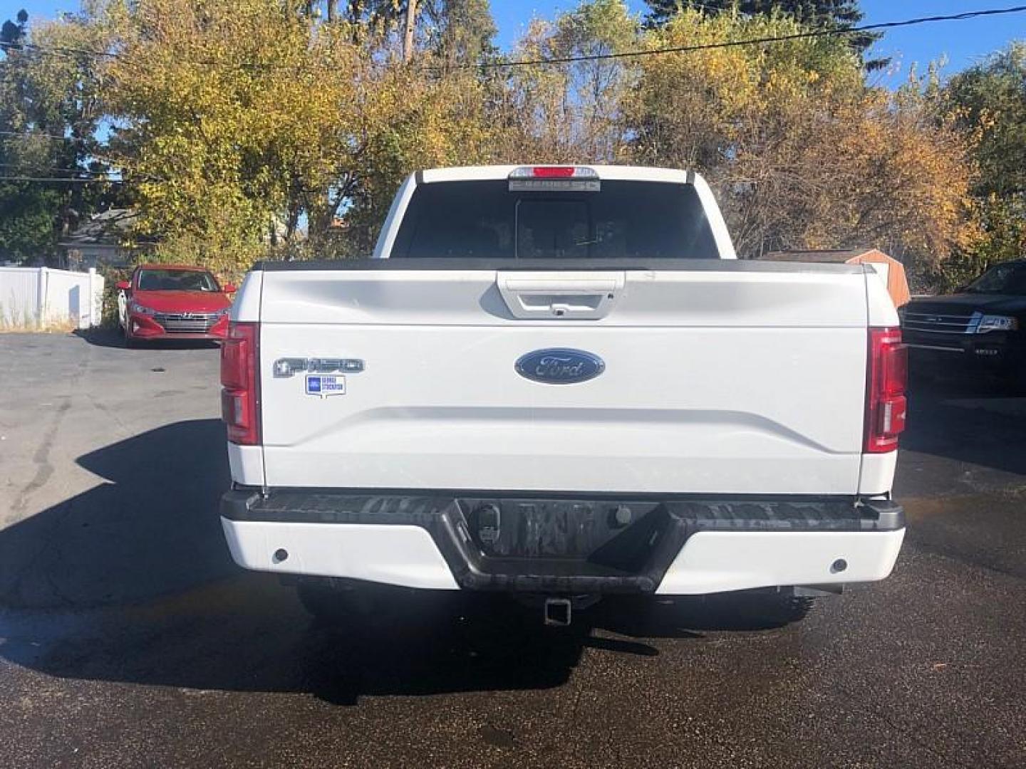 2017 WHITE /BLACK Ford F-150 XLT SuperCrew 6.5-ft. Bed 4WD (1FTEW1EG9HF) with an 3.5L V6 TURBO engine, 6A transmission, located at 3304 Woodville Road, Northwood, OH, 43619, (419) 210-8019, 41.612694, -83.480743 - Your #1 Destination for Auto Loans and mdash;No Matter Your Credit!At our dealership, we cater to everyone and mdash;whether you have good, bad, or no credit. With hundreds of vehicles to choose from, you can easily find the perfect car, truck, or SUV that fits your needs.Get Approved Today!Visit ou - Photo#3