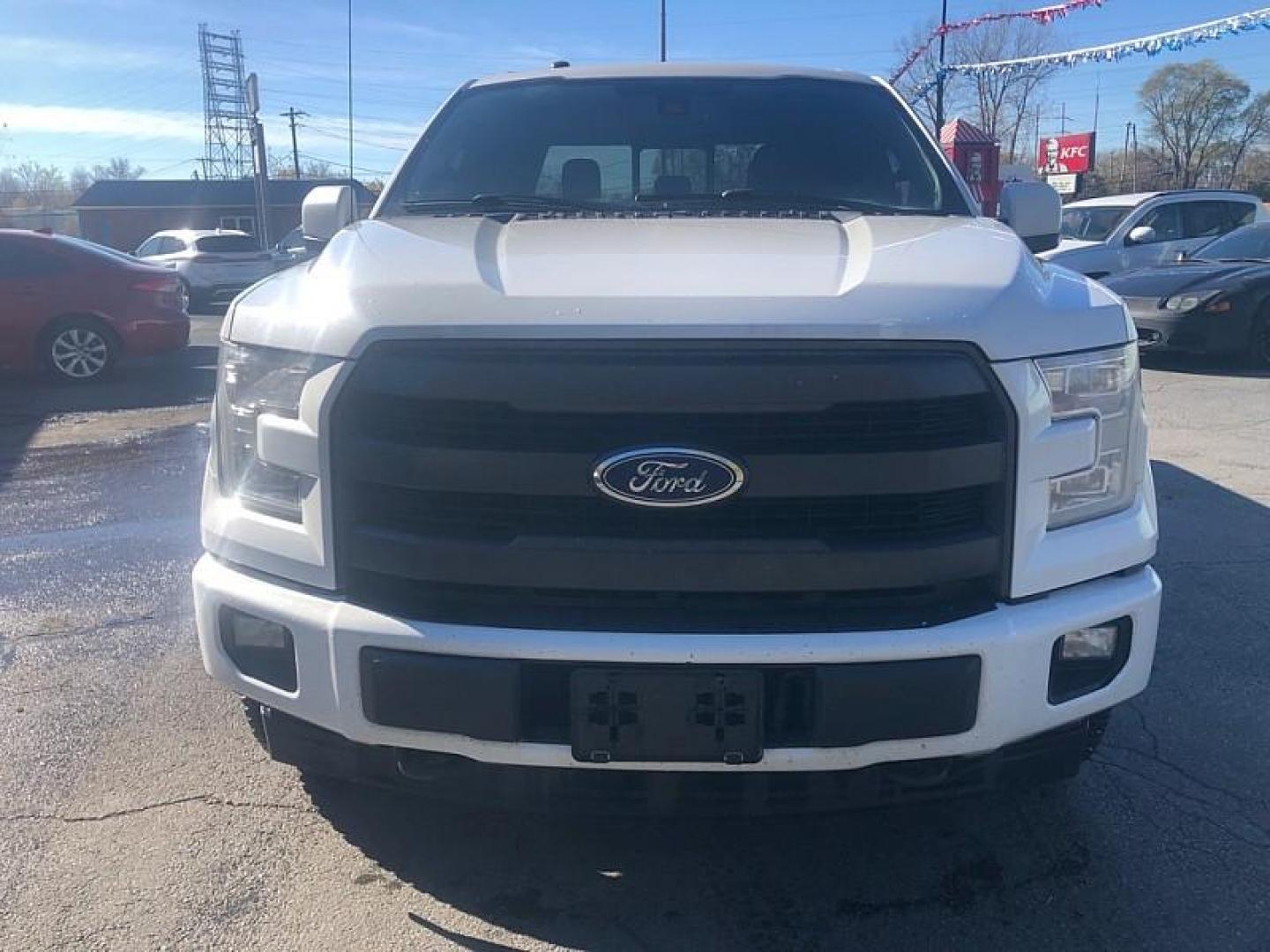 2017 WHITE /BLACK Ford F-150 XLT SuperCrew 6.5-ft. Bed 4WD (1FTEW1EG9HF) with an 3.5L V6 TURBO engine, 6A transmission, located at 3304 Woodville Road, Northwood, OH, 43619, (419) 210-8019, 41.612694, -83.480743 - Your #1 Destination for Auto Loans and mdash;No Matter Your Credit!At our dealership, we cater to everyone and mdash;whether you have good, bad, or no credit. With hundreds of vehicles to choose from, you can easily find the perfect car, truck, or SUV that fits your needs.Get Approved Today!Visit ou - Photo#7