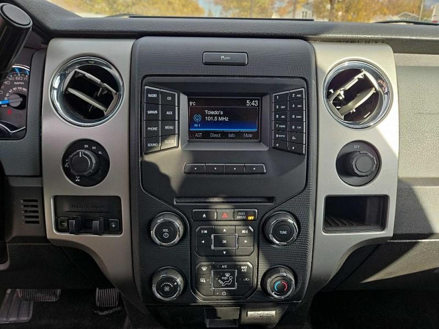 2014 GREY /GREY Ford F-150 FX4 SuperCrew 5.5-ft. Bed 4WD (1FTFW1ET0EF) with an 3.5L V6 TURBO engine, 6-Speed Automatic transmission, located at 3304 Woodville Road, Northwood, OH, 43619, (419) 210-8019, 41.612694, -83.480743 - Your #1 Destination for Auto Loans and mdash;No Matter Your Credit!At our dealership, we cater to everyone and mdash;whether you have good, bad, or no credit. With hundreds of vehicles to choose from, you can easily find the perfect car, truck, or SUV that fits your needs.Get Approved Today!Visit ou - Photo#19