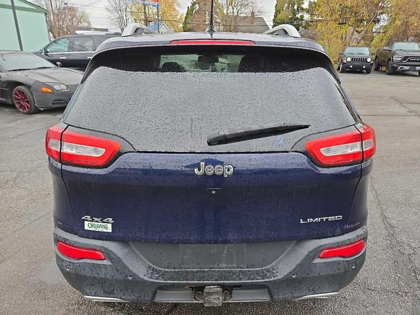 2015 BLUE /BLACK Jeep Cherokee Limited 4WD (1C4PJMDS5FW) with an 3.2L V6 DOHC 24V engine, 9-Speed Automatic transmission, located at 3304 Woodville Road, Northwood, OH, 43619, (419) 210-8019, 41.612694, -83.480743 - Your #1 Destination for Auto Loans and mdash;No Matter Your Credit!At our dealership, we believe everyone deserves the opportunity to drive their dream car and mdash;whether you have good credit, bad credit, or no credit at all. With a wide selection of hundreds of cars, trucks, and SUVs, you'll fin - Photo#3