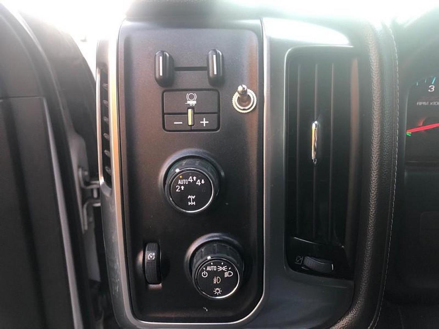 2017 WHITE /BLACK Chevrolet Silverado 1500 LTZ Crew Cab Long Box 4WD (3GCUKSECXHG) with an 5.3L V8 OHV 16V engine, 6A transmission, located at 3304 Woodville Road, Northwood, OH, 43619, (419) 210-8019, 41.612694, -83.480743 - Your #1 Destination for Auto Loans and mdash;No Matter Your Credit!At our dealership, we cater to everyone and mdash;whether you have good, bad, or no credit. With hundreds of vehicles to choose from, you can easily find the perfect car, truck, or SUV that fits your needs.Get Approved Today!Visit ou - Photo#19