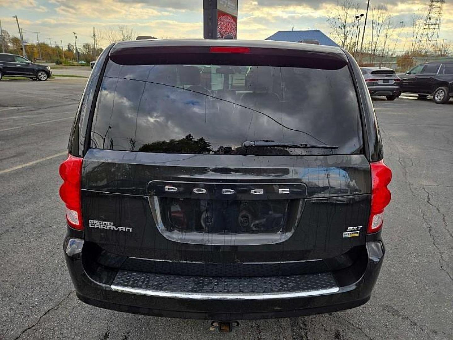 2019 BLACK /BLACK Dodge Grand Caravan SXT (2C4RDGCG8KR) with an 3.6L V6 DOHC 24V engine, 6A transmission, located at 3304 Woodville Road, Northwood, OH, 43619, (419) 210-8019, 41.612694, -83.480743 - Your #1 Destination for Auto Loans and mdash;No Matter Your Credit!At our dealership, we cater to everyone and mdash;whether you have good, bad, or no credit. With hundreds of vehicles to choose from, you can easily find the perfect car, truck, or SUV that fits your needs.Get Approved Today!Visit ou - Photo#3