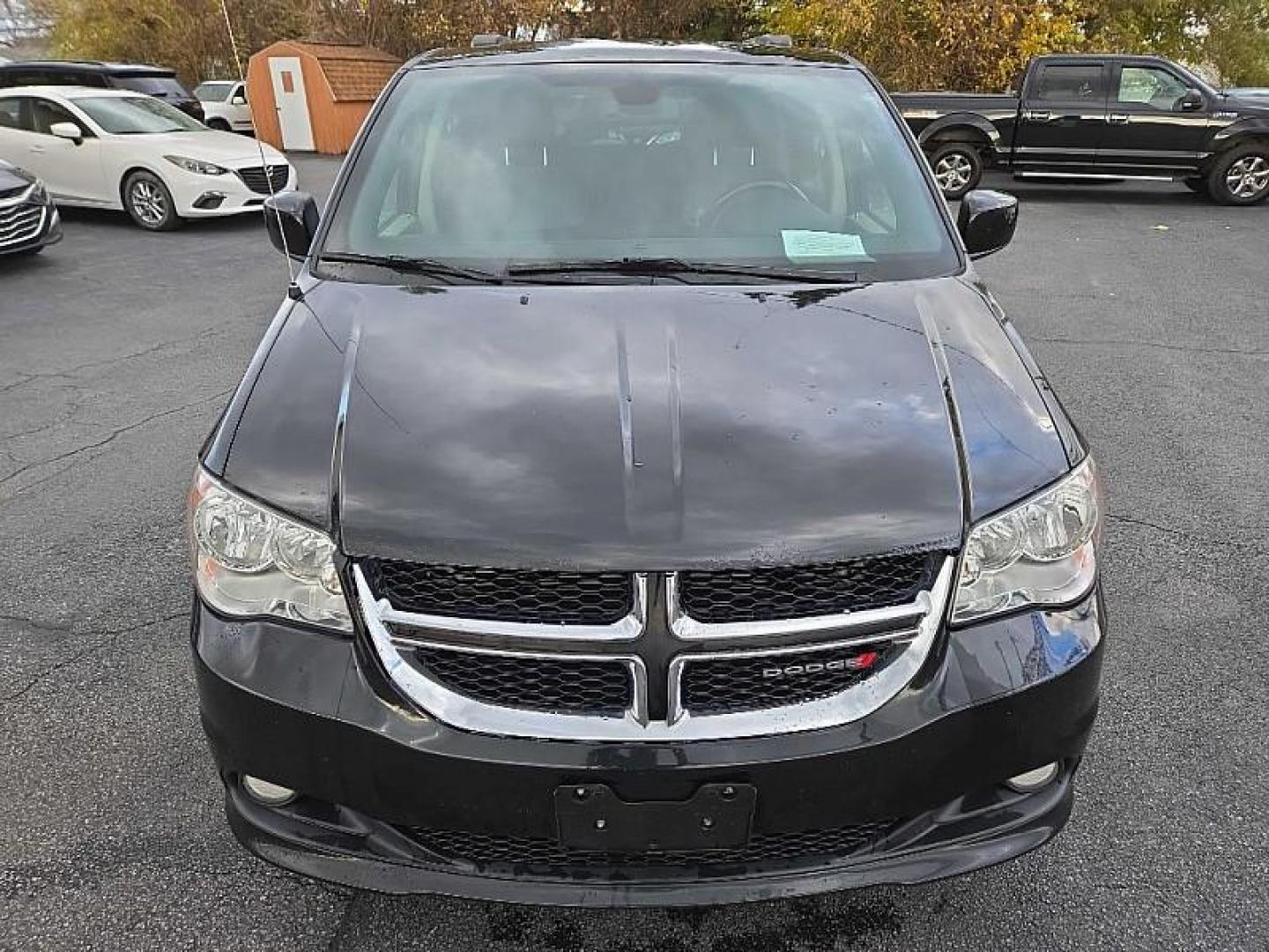 2019 BLACK /BLACK Dodge Grand Caravan SXT (2C4RDGCG8KR) with an 3.6L V6 DOHC 24V engine, 6A transmission, located at 3304 Woodville Road, Northwood, OH, 43619, (419) 210-8019, 41.612694, -83.480743 - Your #1 Destination for Auto Loans and mdash;No Matter Your Credit!At our dealership, we cater to everyone and mdash;whether you have good, bad, or no credit. With hundreds of vehicles to choose from, you can easily find the perfect car, truck, or SUV that fits your needs.Get Approved Today!Visit ou - Photo#7