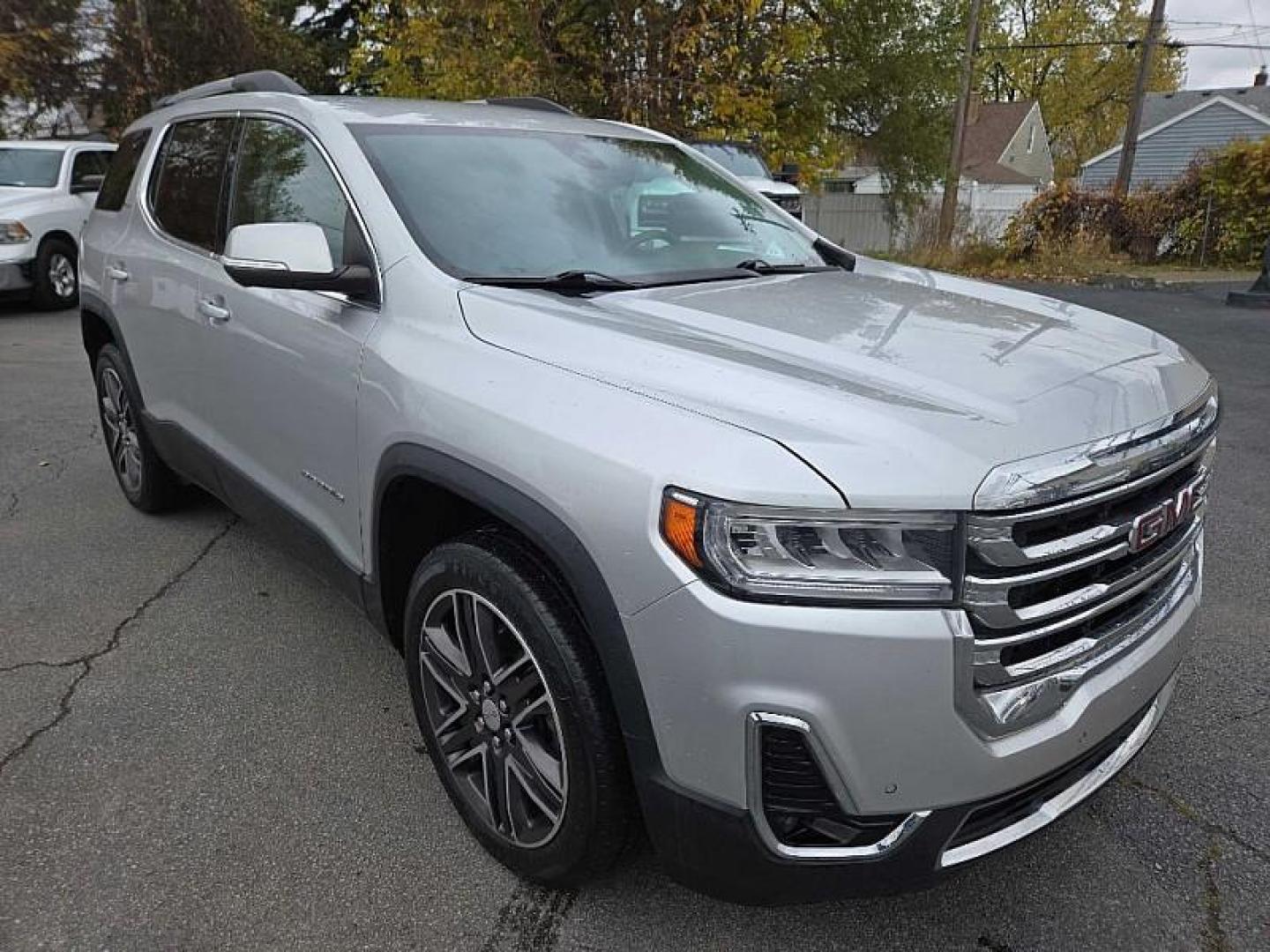 2020 SILVER /GREY GMC Acadia SLT-1 FWD (1GKKNMLS9LZ) with an 3.6L V6 DOHC 24V engine, 6A transmission, located at 3304 Woodville Road, Northwood, OH, 43619, (419) 210-8019, 41.612694, -83.480743 - Your #1 Destination for Auto Loans and mdash;No Matter Your Credit!At our dealership, we cater to everyone and mdash;whether you have good, bad, or no credit. With hundreds of vehicles to choose from, you can easily find the perfect car, truck, or SUV that fits your needs.Get Approved Today!Visit ou - Photo#6