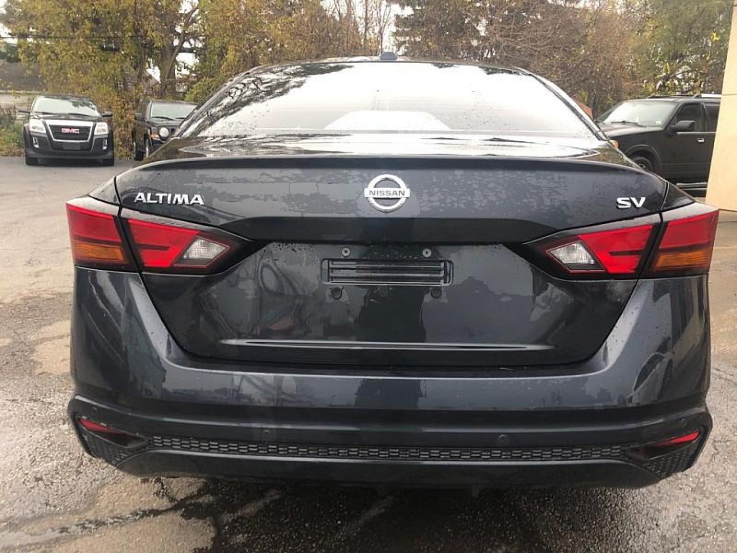 2021 BLUE /BLACK Nissan Altima 2.5 SV (1N4BL4DV3MN) with an 2.5L L4 DOHC 16V engine, CVT transmission, located at 3304 Woodville Road, Northwood, OH, 43619, (419) 210-8019, 41.612694, -83.480743 - Your #1 Destination for Auto Loans and mdash;No Matter Your Credit!At our dealership, we cater to everyone and mdash;whether you have good, bad, or no credit. With hundreds of vehicles to choose from, you can easily find the perfect car, truck, or SUV that fits your needs.Get Approved Today!Visit ou - Photo#3