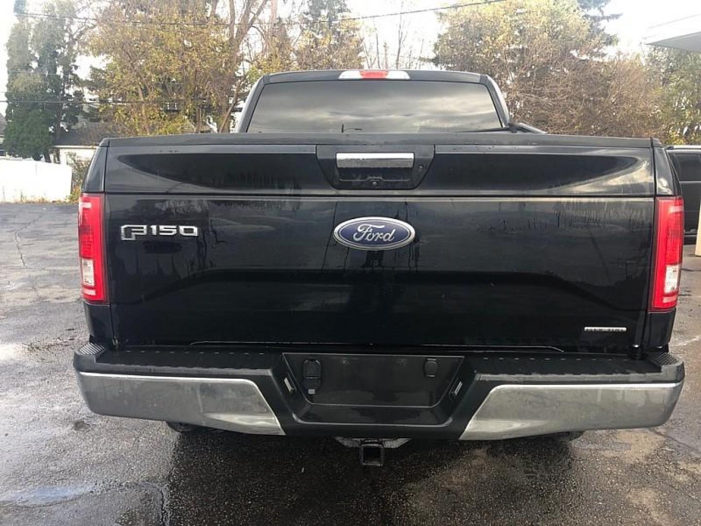 2016 BLACK /GREY Ford F-150 XLT SuperCrew 6.5-ft. Bed 4WD (1FTEW1EF7GF) with an 5.0L V8 engine, 6A transmission, located at 3304 Woodville Road, Northwood, OH, 43619, (419) 210-8019, 41.612694, -83.480743 - Your #1 Destination for Auto Loans and mdash;No Matter Your Credit!At our dealership, we believe everyone deserves the opportunity to drive their dream car and mdash;whether you have good credit, bad credit, or no credit at all. With a wide selection of hundreds of cars, trucks, and SUVs, you'll fin - Photo#3