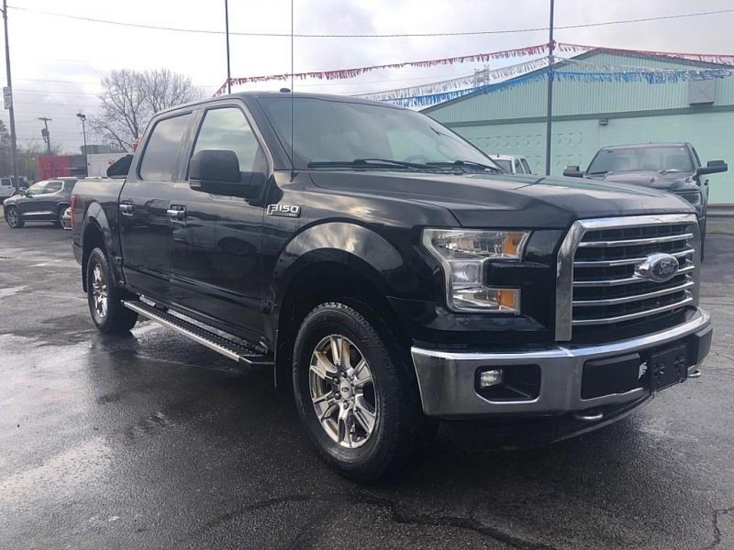 2016 BLACK /GREY Ford F-150 XLT SuperCrew 6.5-ft. Bed 4WD (1FTEW1EF7GF) with an 5.0L V8 engine, 6A transmission, located at 3304 Woodville Road, Northwood, OH, 43619, (419) 210-8019, 41.612694, -83.480743 - Your #1 Destination for Auto Loans and mdash;No Matter Your Credit!At our dealership, we believe everyone deserves the opportunity to drive their dream car and mdash;whether you have good credit, bad credit, or no credit at all. With a wide selection of hundreds of cars, trucks, and SUVs, you'll fin - Photo#6