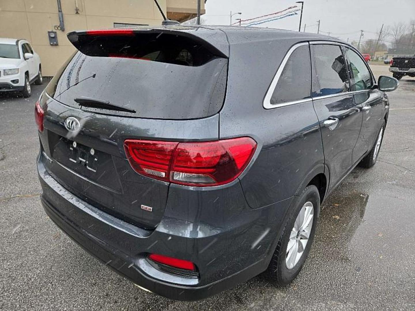 2020 GRAY /BLACK Kia Sorento LX 2WD (5XYPG4A3XLG) with an 2.4L L4 DOHC 16V engine, 6A transmission, located at 3304 Woodville Road, Northwood, OH, 43619, (419) 210-8019, 41.612694, -83.480743 - Your #1 Destination for Auto Loans and mdash;No Matter Your Credit!At our dealership, we cater to everyone and mdash;whether you have good, bad, or no credit. With hundreds of vehicles to choose from, you can easily find the perfect car, truck, or SUV that fits your needs.Get Approved Today!Visit ou - Photo#3