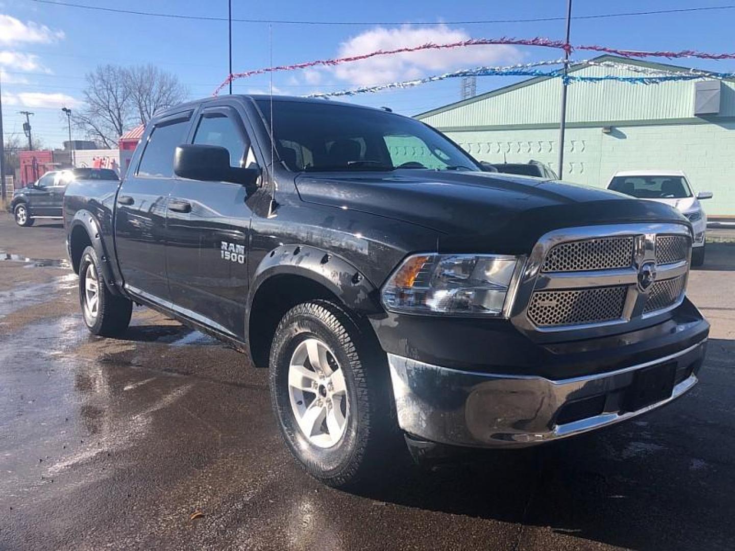 2015 BLACK /GREY RAM 1500 Tradesman Crew Cab SWB 4WD (3C6RR7KT3FG) with an 5.7L V8 OHV 16V engine, 6-Speed Automatic transmission, located at 3304 Woodville Road, Northwood, OH, 43619, (419) 210-8019, 41.612694, -83.480743 - Your #1 Destination for Auto Loans and mdash;No Matter Your Credit!At our dealership, we believe everyone deserves the opportunity to drive their dream car and mdash;whether you have good credit, bad credit, or no credit at all. With a wide selection of hundreds of cars, trucks, and SUVs, you'll fin - Photo#6