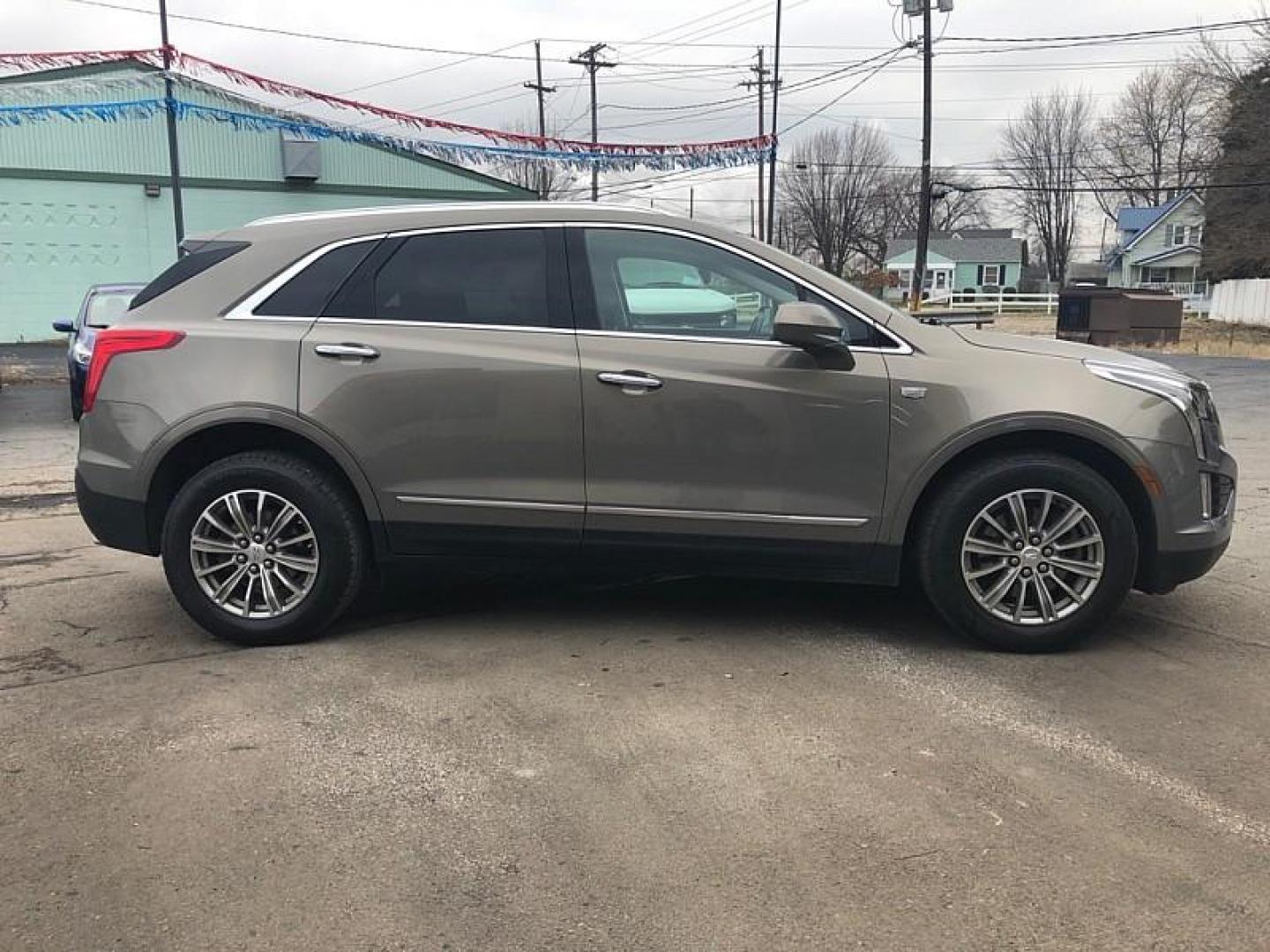 2018 BROWN /BLACK Cadillac XT5 Luxury AWD (1GYKNDRS6JZ) with an 3.6L V6 DOHC 24V engine, 8A transmission, located at 3304 Woodville Road, Northwood, OH, 43619, (419) 210-8019, 41.612694, -83.480743 - Your #1 Destination for Auto Loans and mdash;No Matter Your Credit!At our dealership, we believe everyone deserves the opportunity to drive their dream car and mdash;whether you have good credit, bad credit, or no credit at all. With a wide selection of hundreds of cars, trucks, and SUVs, you'll fin - Photo#5