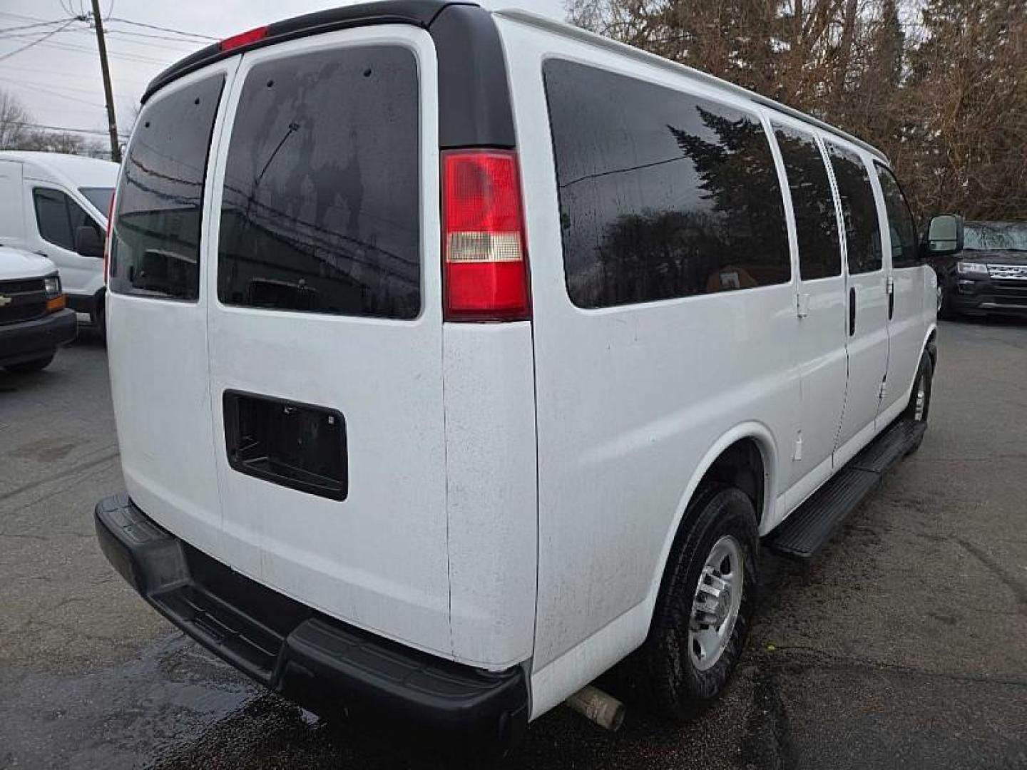 2013 WHITE /TAN Chevrolet Express LS 2500 (1GAWGPFA7D1) with an 4.8L V8 OHV 16V FFV engine, 6-Speed Automatic transmission, located at 3304 Woodville Road, Northwood, OH, 43619, (419) 210-8019, 41.612694, -83.480743 - Your #1 Destination for Auto Loans and mdash;No Matter Your Credit!At our dealership, we believe everyone deserves the opportunity to drive their dream car and mdash;whether you have good credit, bad credit, or no credit at all. With a wide selection of hundreds of cars, trucks, and SUVs, you'll fin - Photo#4