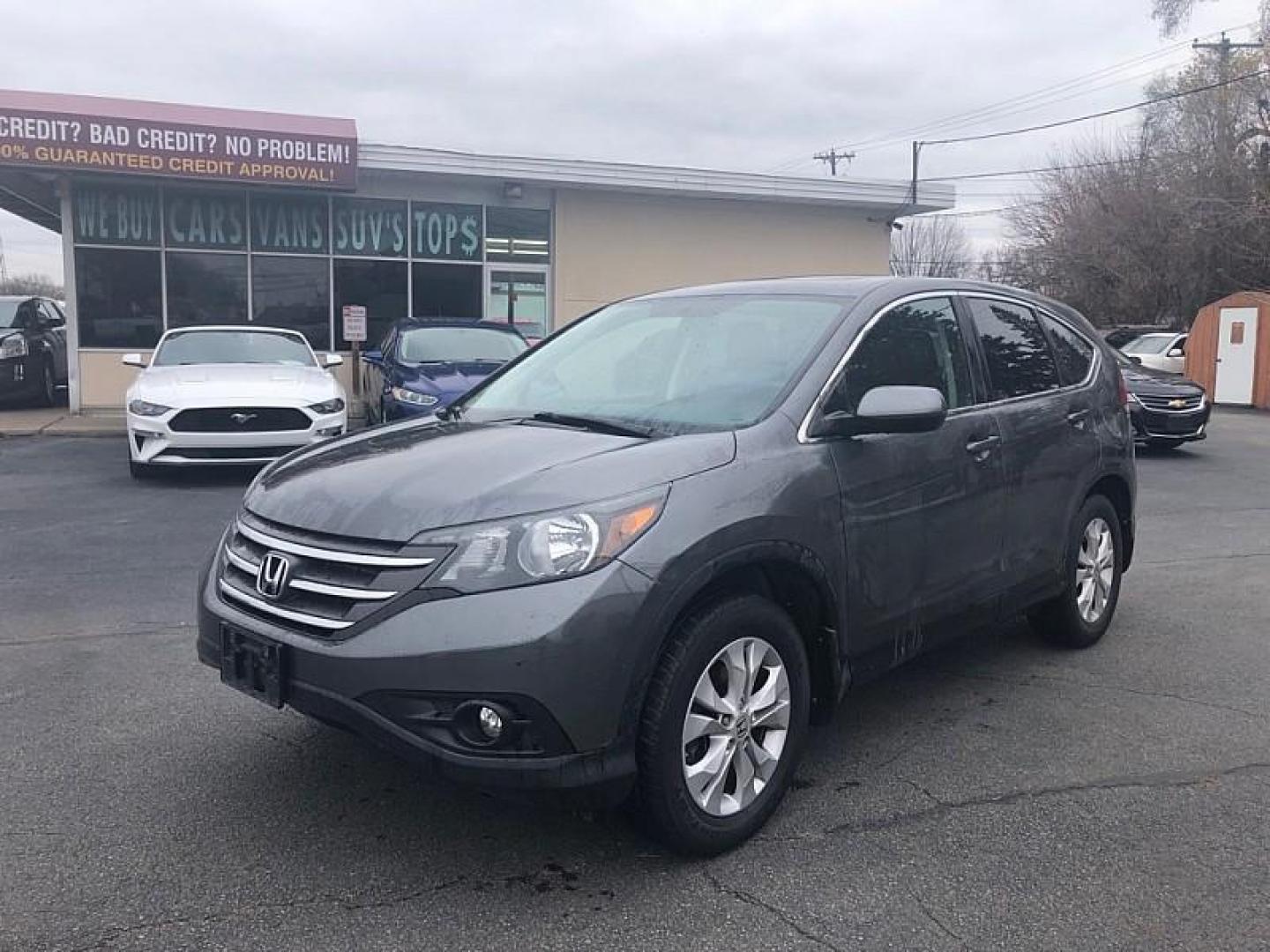 2013 GRAY /BLACK Honda CR-V EX 2WD 5-Speed AT (2HKRM3H56DH) with an 2.4L L4 DOHC 16V engine, 5-Speed Automatic transmission, located at 3304 Woodville Road, Northwood, OH, 43619, (419) 210-8019, 41.612694, -83.480743 - Your #1 Destination for Auto Loans and mdash;No Matter Your Credit!At our dealership, we believe everyone deserves the opportunity to drive their dream car and mdash;whether you have good credit, bad credit, or no credit at all. With a wide selection of hundreds of cars, trucks, and SUVs, you'll fin - Photo#0