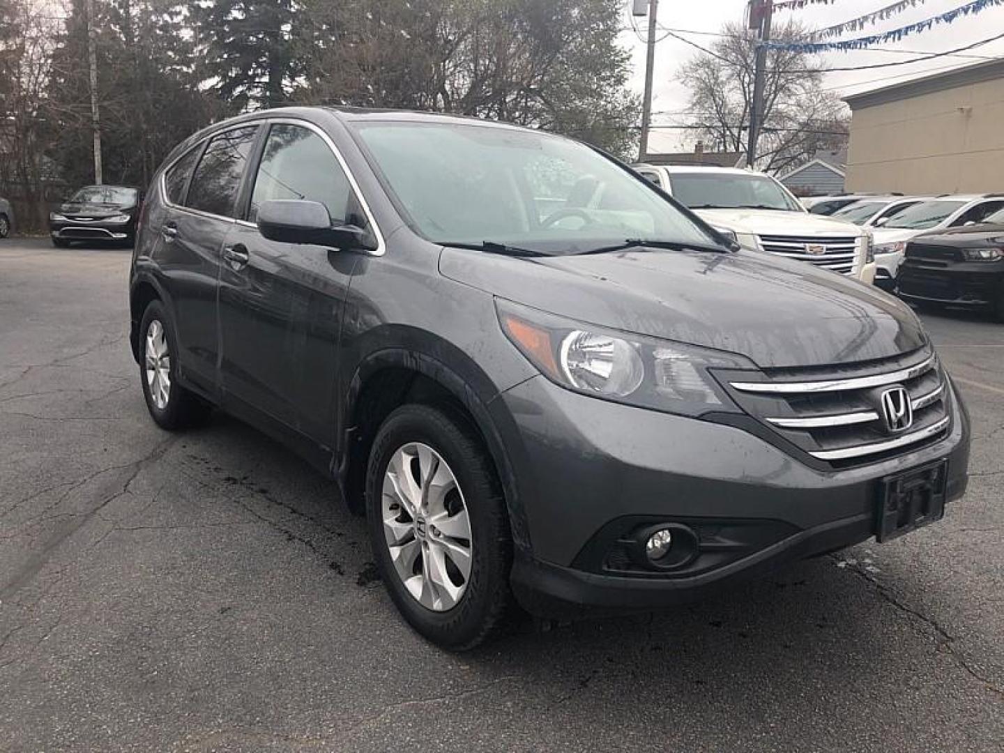 2013 GRAY /BLACK Honda CR-V EX 2WD 5-Speed AT (2HKRM3H56DH) with an 2.4L L4 DOHC 16V engine, 5-Speed Automatic transmission, located at 3304 Woodville Road, Northwood, OH, 43619, (419) 210-8019, 41.612694, -83.480743 - Your #1 Destination for Auto Loans and mdash;No Matter Your Credit!At our dealership, we believe everyone deserves the opportunity to drive their dream car and mdash;whether you have good credit, bad credit, or no credit at all. With a wide selection of hundreds of cars, trucks, and SUVs, you'll fin - Photo#6