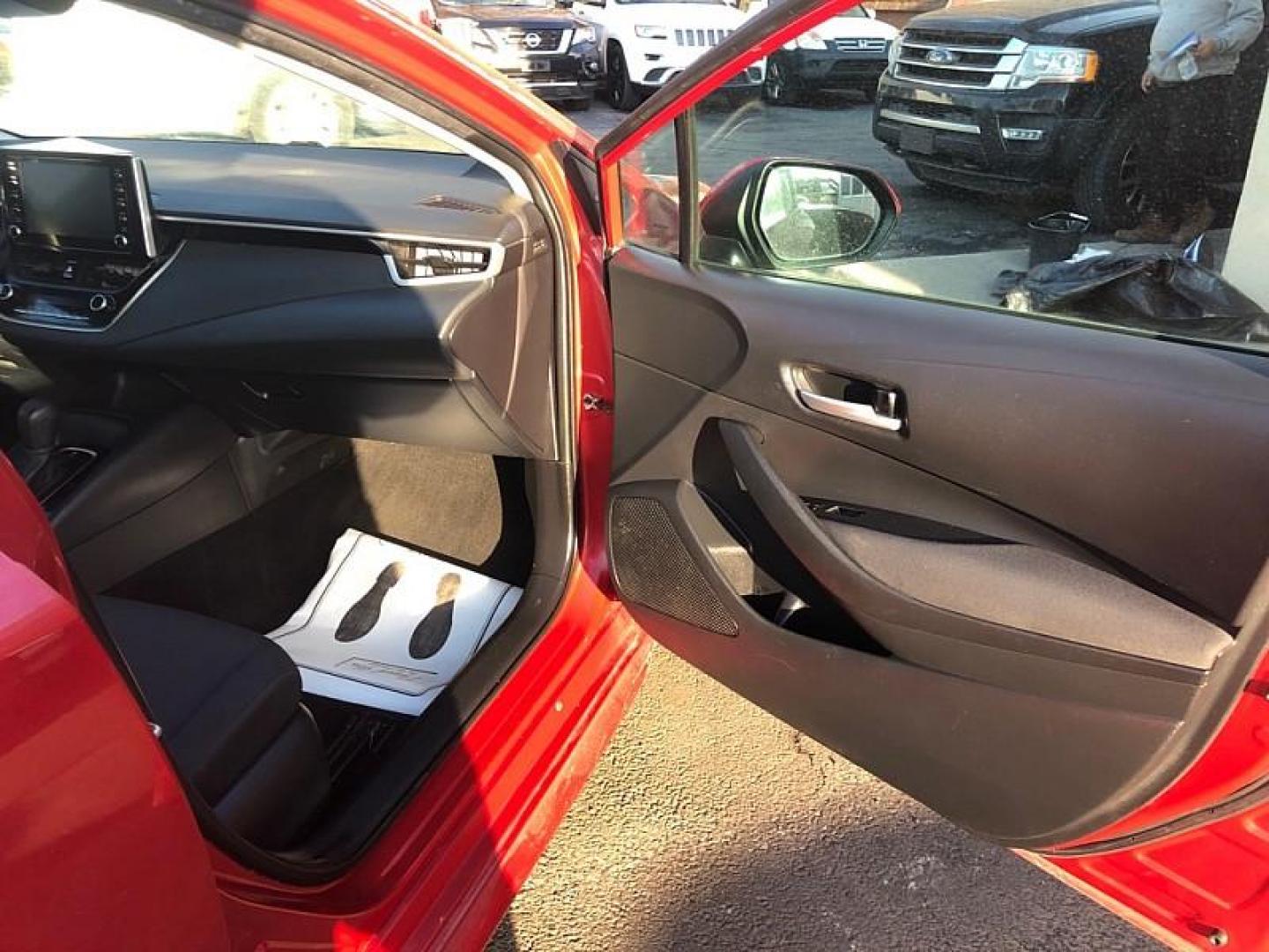 2020 RED /BLACK Toyota Corolla LE (5YFEPRAE1LP) with an 1.8L L4 DOHC 16V engine, CVT transmission, located at 3304 Woodville Road, Northwood, OH, 43619, (419) 210-8019, 41.612694, -83.480743 - Your #1 Destination for Auto Loans and mdash;No Matter Your Credit!At our dealership, we believe everyone deserves the opportunity to drive their dream car and mdash;whether you have good credit, bad credit, or no credit at all. With a wide selection of hundreds of cars, trucks, and SUVs, you'll fin - Photo#15