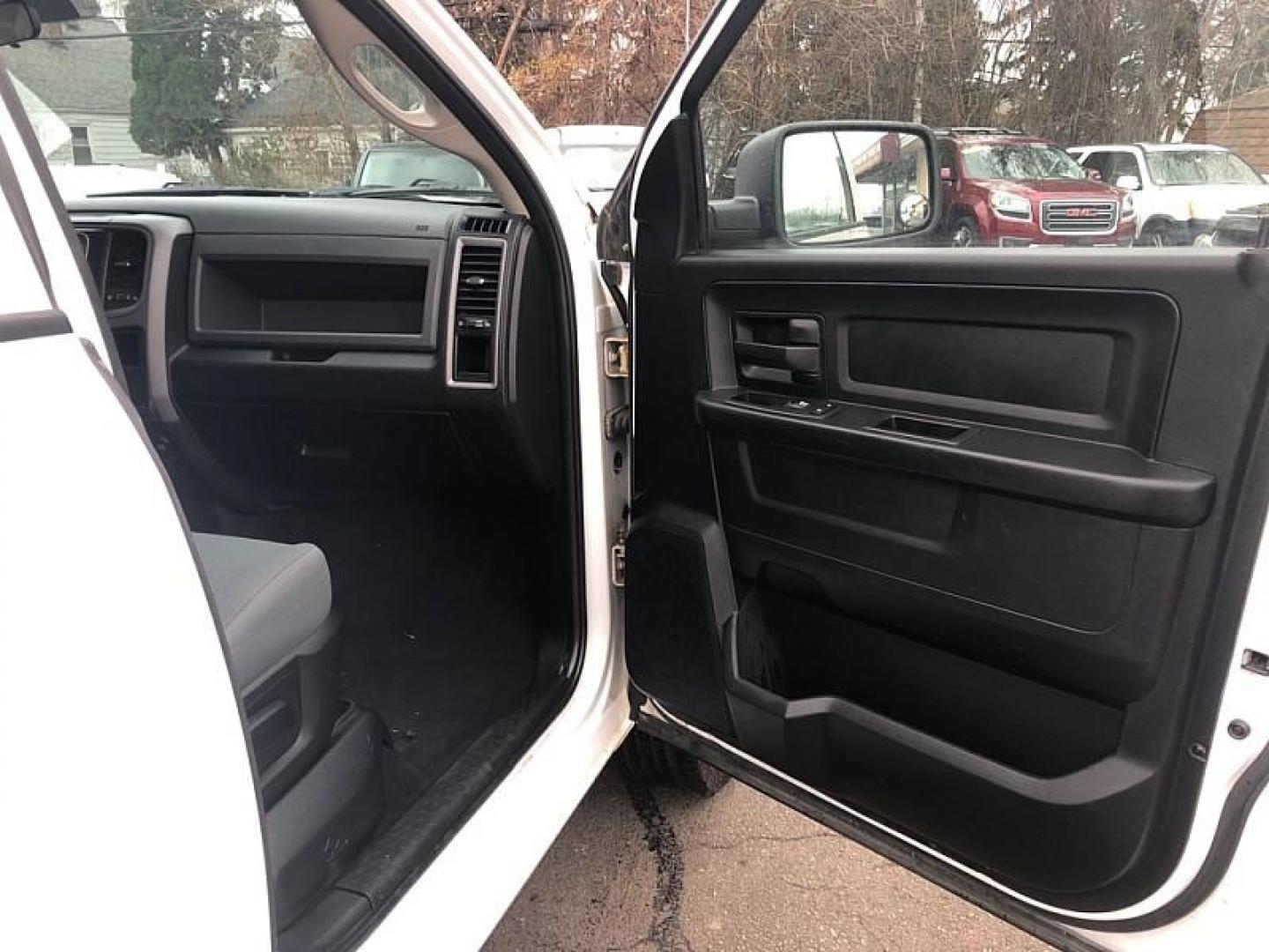 2017 WHITE /GREY RAM 1500 Tradesman Quad Cab 4WD (1C6RR7FT6HS) with an 5.7L V8 OHV 16V engine, 8A transmission, located at 3304 Woodville Road, Northwood, OH, 43619, (419) 210-8019, 41.612694, -83.480743 - Your #1 Destination for Auto Loans and mdash;No Matter Your Credit!At our dealership, we believe everyone deserves the opportunity to drive their dream car and mdash;whether you have good credit, bad credit, or no credit at all. With a wide selection of hundreds of cars, trucks, and SUVs, you'll fin - Photo#14