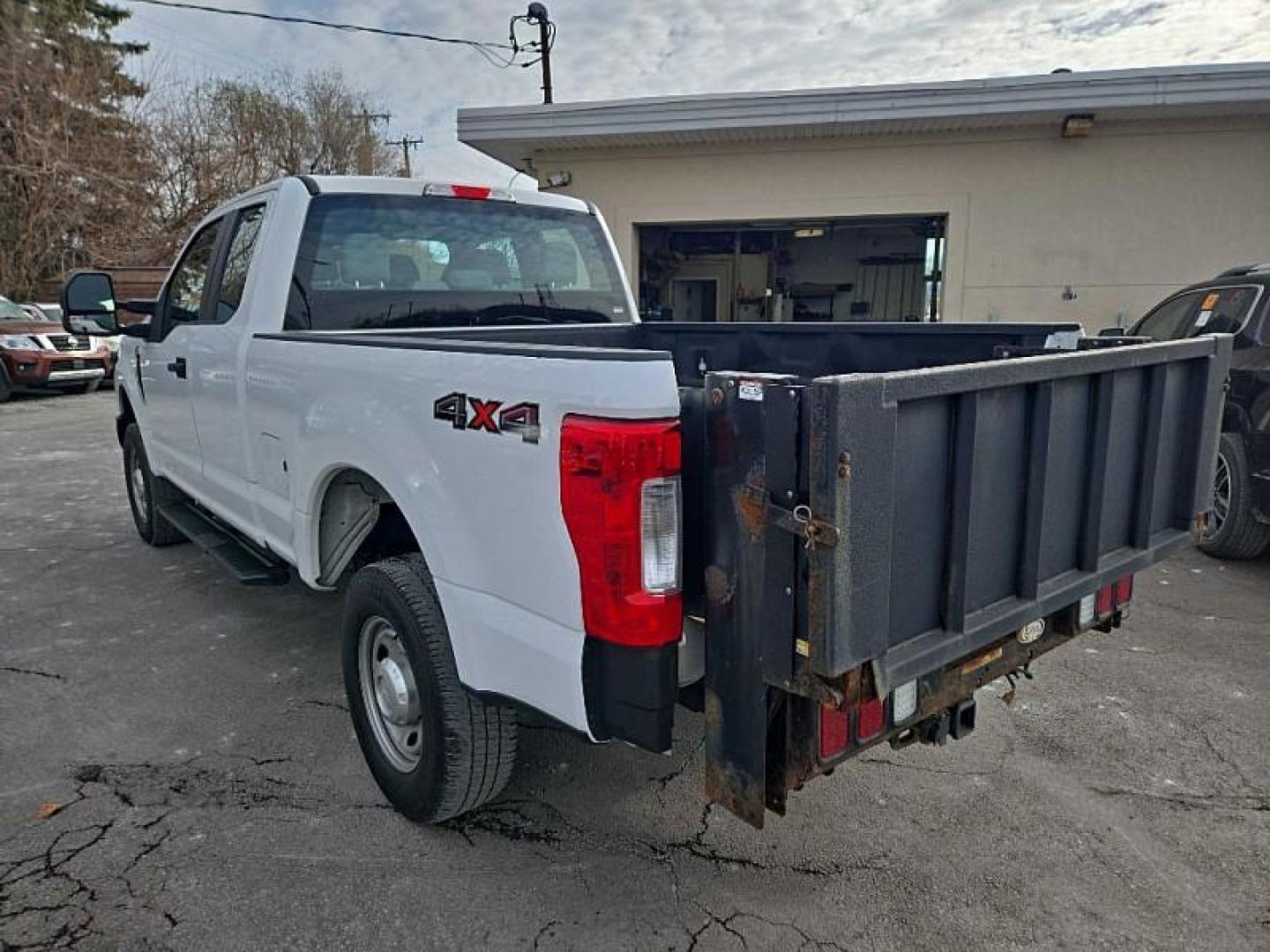 2019 WHITE /TAN Ford F-250 SD Lariat SuperCab 4WD (1FT7X2B62KE) with an 6.2L V8 OHV 16V engine, 6A transmission, located at 3304 Woodville Road, Northwood, OH, 43619, (419) 210-8019, 41.612694, -83.480743 - Your #1 Destination for Auto Loans and mdash;No Matter Your Credit!At our dealership, we believe everyone deserves the opportunity to drive their dream car and mdash;whether you have good credit, bad credit, or no credit at all. With a wide selection of hundreds of cars, trucks, and SUVs, you'll fin - Photo#2