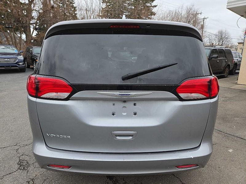 photo of 2020 Chrysler Voyager LXI