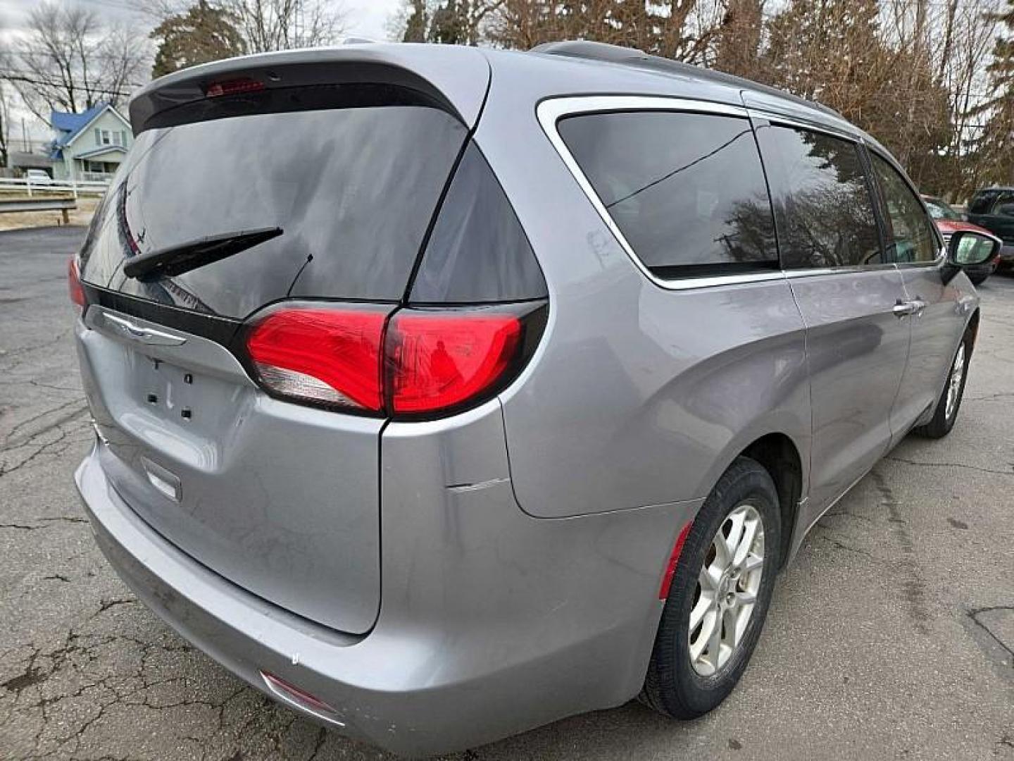 2020 SILVER /BLACK Chrysler Voyager LXI (2C4RC1DG8LR) with an 3.6L V6 DOHC 24V engine, 9A transmission, located at 3304 Woodville Road, Northwood, OH, 43619, (419) 210-8019, 41.612694, -83.480743 - Your #1 Destination for Auto Loans and mdash;No Matter Your Credit!At our dealership, we believe everyone deserves the opportunity to drive their dream car and mdash;whether you have good credit, bad credit, or no credit at all. With a wide selection of hundreds of cars, trucks, and SUVs, you'll fin - Photo#2