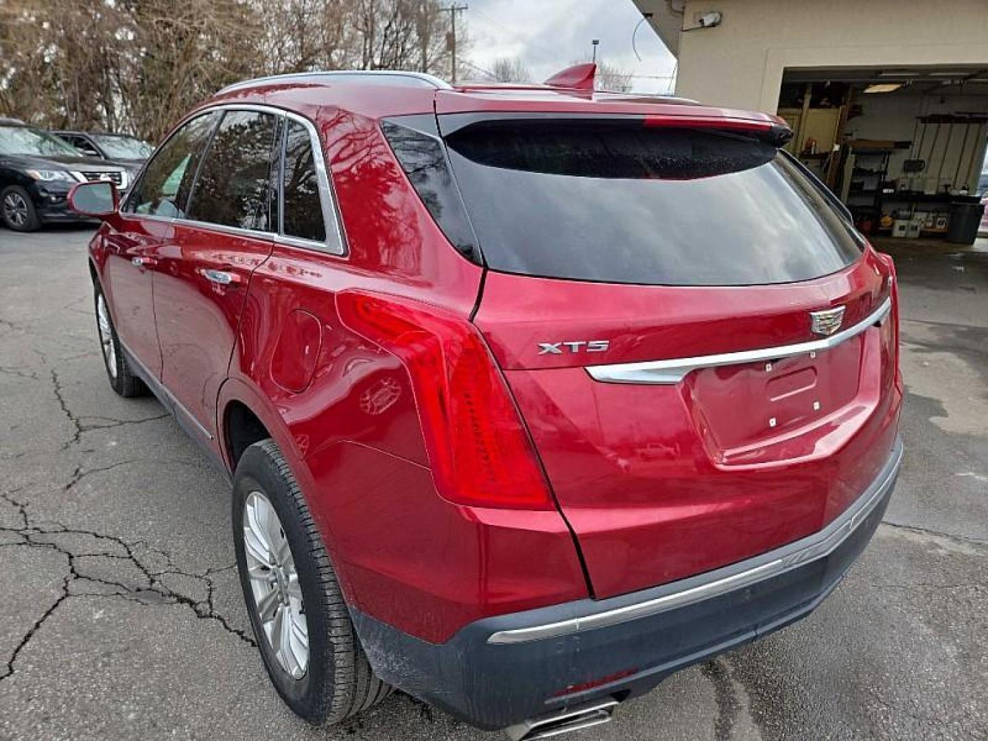 2019 RED /TAN Cadillac XT5 Base (1GYKNARS1KZ) with an 3.6L V6 DOHC 24V engine, 8A transmission, located at 3304 Woodville Road, Northwood, OH, 43619, (419) 210-8019, 41.612694, -83.480743 - Your #1 Destination for Auto Loans and mdash;No Matter Your Credit!At our dealership, we believe everyone deserves the opportunity to drive their dream car and mdash;whether you have good credit, bad credit, or no credit at all. With a wide selection of hundreds of cars, trucks, and SUVs, you'll fin - Photo#3