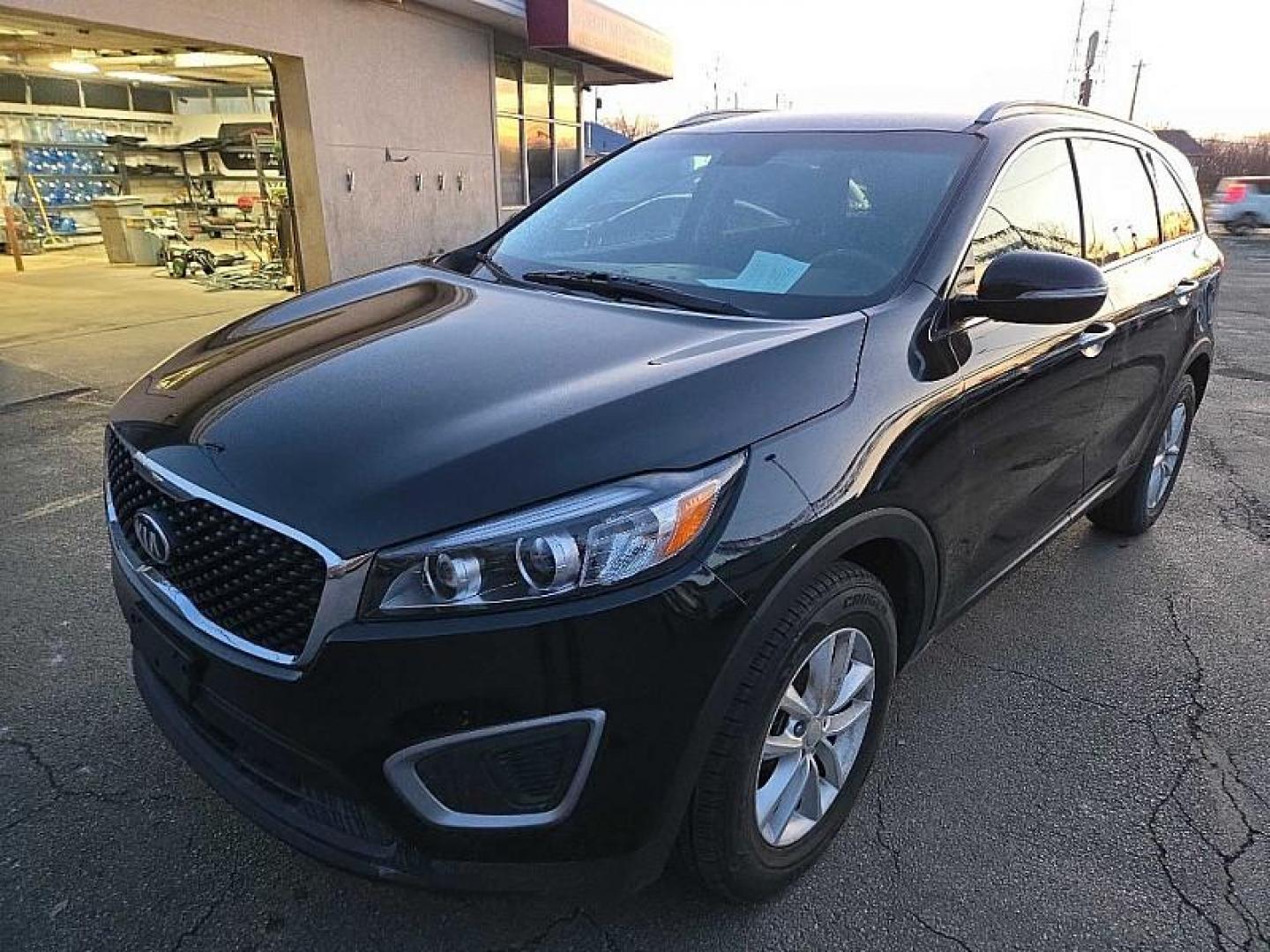 2018 BLACK /BLACK Kia Sorento LX 2WD (5XYPG4A3XJG) with an 2.4L L4 DOHC 16V engine, 6A transmission, located at 3304 Woodville Road, Northwood, OH, 43619, (419) 210-8019, 41.612694, -83.480743 - Your #1 Destination for Auto Loans and mdash;No Matter Your Credit!At our dealership, we believe everyone deserves the opportunity to drive their dream car and mdash;whether you have good credit, bad credit, or no credit at all. With a wide selection of hundreds of cars, trucks, and SUVs, you'll fin - Photo#0