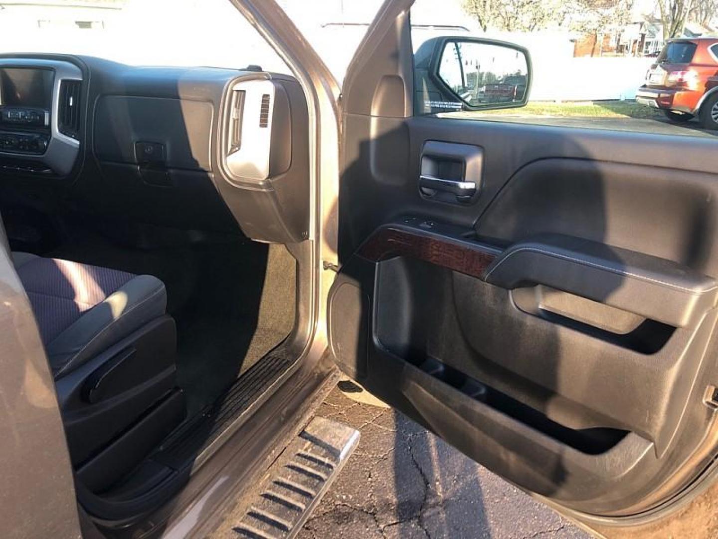 2013 TAN /BLACK GMC Sierra 1500 SLE Ext. Cab 4WD (1GTV2UEC9EZ) with an 5.3L V8 OHV 16V engine, 6-Speed Automatic transmission, located at 3304 Woodville Road, Northwood, OH, 43619, (419) 210-8019, 41.612694, -83.480743 - Your #1 Destination for Auto Loans and mdash;No Matter Your Credit!At our dealership, we believe everyone deserves the opportunity to drive their dream car and mdash;whether you have good credit, bad credit, or no credit at all. With a wide selection of hundreds of cars, trucks, and SUVs, you'll fin - Photo#14