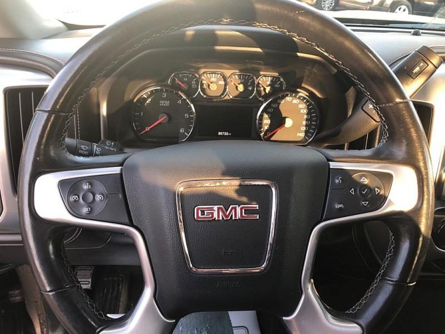 2013 TAN /BLACK GMC Sierra 1500 SLE Ext. Cab 4WD (1GTV2UEC9EZ) with an 5.3L V8 OHV 16V engine, 6-Speed Automatic transmission, located at 3304 Woodville Road, Northwood, OH, 43619, (419) 210-8019, 41.612694, -83.480743 - Your #1 Destination for Auto Loans and mdash;No Matter Your Credit!At our dealership, we believe everyone deserves the opportunity to drive their dream car and mdash;whether you have good credit, bad credit, or no credit at all. With a wide selection of hundreds of cars, trucks, and SUVs, you'll fin - Photo#17