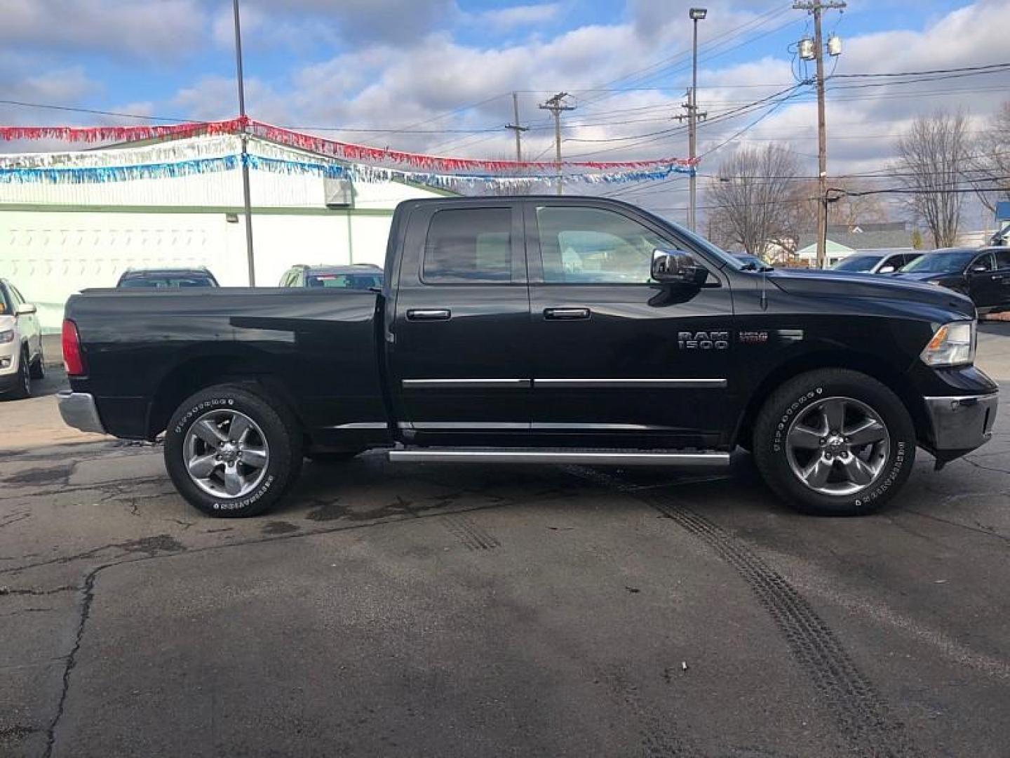 2016 BLACK /GREY RAM 1500 SLT Quad Cab 4WD (1C6RR7GT8GS) with an 5.7L V8 OHV 16V engine, 6A transmission, located at 3304 Woodville Road, Northwood, OH, 43619, (419) 210-8019, 41.612694, -83.480743 - Your #1 Destination for Auto Loans and mdash;No Matter Your Credit!At our dealership, we believe everyone deserves the opportunity to drive their dream car and mdash;whether you have good credit, bad credit, or no credit at all. With a wide selection of hundreds of cars, trucks, and SUVs, you'll fin - Photo#5