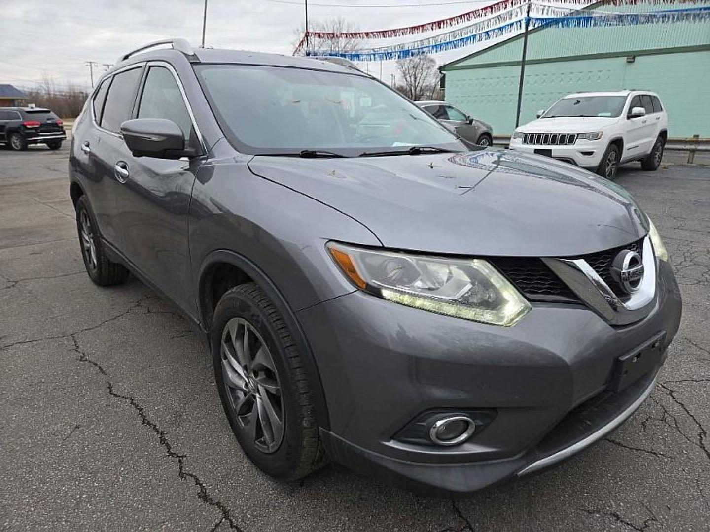 2015 GRAY /BLACK Nissan Rogue S AWD (5N1AT2MV0FC) with an 2.5L L4 DOHC 16V engine, Continuously Variable Transmission transmission, located at 3304 Woodville Road, Northwood, OH, 43619, (419) 210-8019, 41.612694, -83.480743 - Your #1 Destination for Auto Loans and mdash;No Matter Your Credit!At our dealership, we believe everyone deserves the opportunity to drive their dream car and mdash;whether you have good credit, bad credit, or no credit at all. With a wide selection of hundreds of cars, trucks, and SUVs, you'll fin - Photo#10