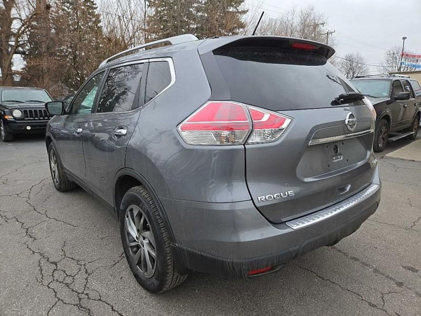 2015 GRAY /BLACK Nissan Rogue S AWD (5N1AT2MV0FC) with an 2.5L L4 DOHC 16V engine, Continuously Variable Transmission transmission, located at 3304 Woodville Road, Northwood, OH, 43619, (419) 210-8019, 41.612694, -83.480743 - Your #1 Destination for Auto Loans and mdash;No Matter Your Credit!At our dealership, we believe everyone deserves the opportunity to drive their dream car and mdash;whether you have good credit, bad credit, or no credit at all. With a wide selection of hundreds of cars, trucks, and SUVs, you'll fin - Photo#1